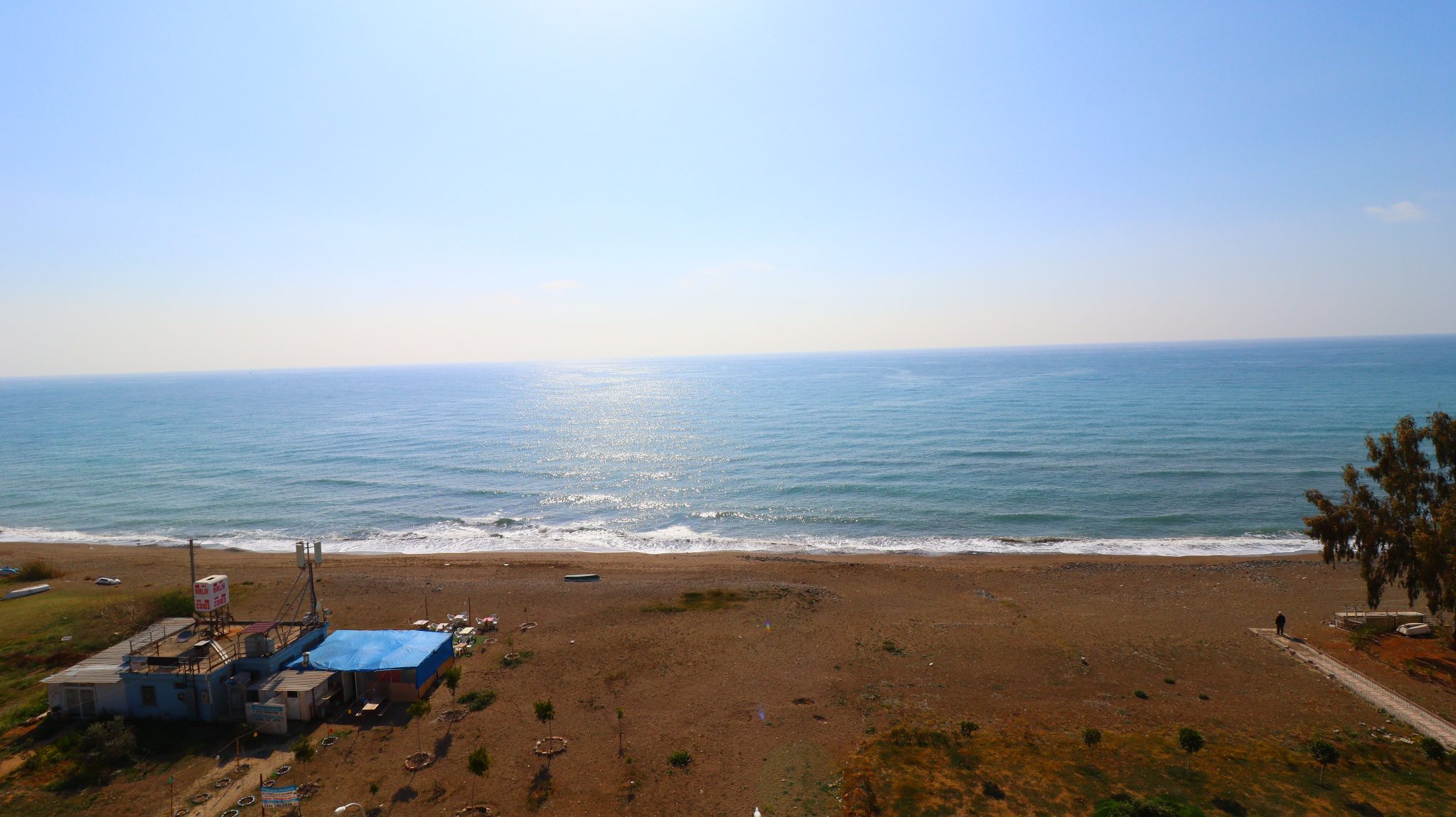 Möblierte 3+1 Wohnung zur Miete in Mersin Erdemli Arpaçbahşiş Özaltın Palmiye Beachfront