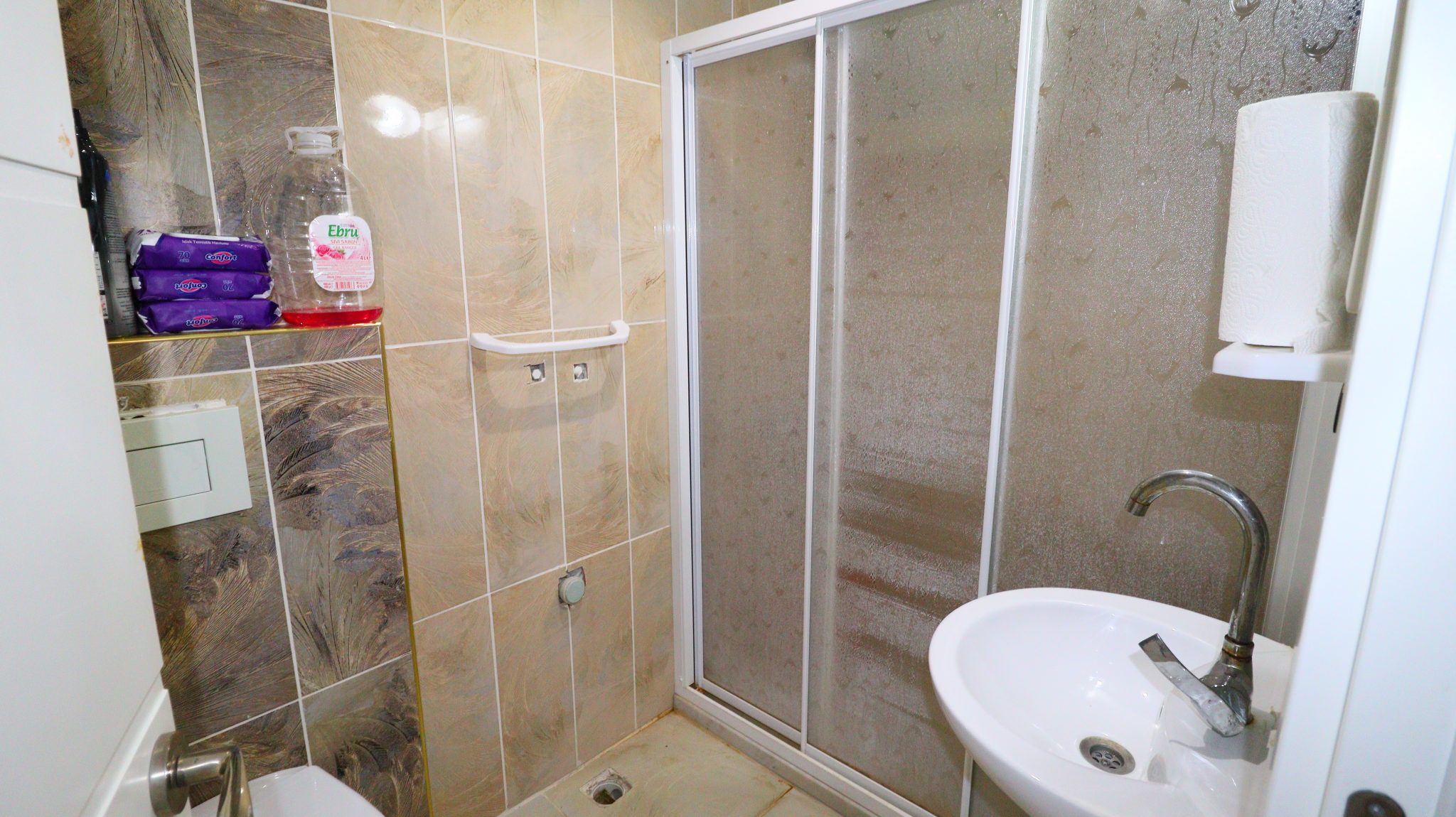 Mersin Erdemli Çeşmeli d400 Highway Route 2+1 Wohnung zum günstigen Preis zu verkaufen