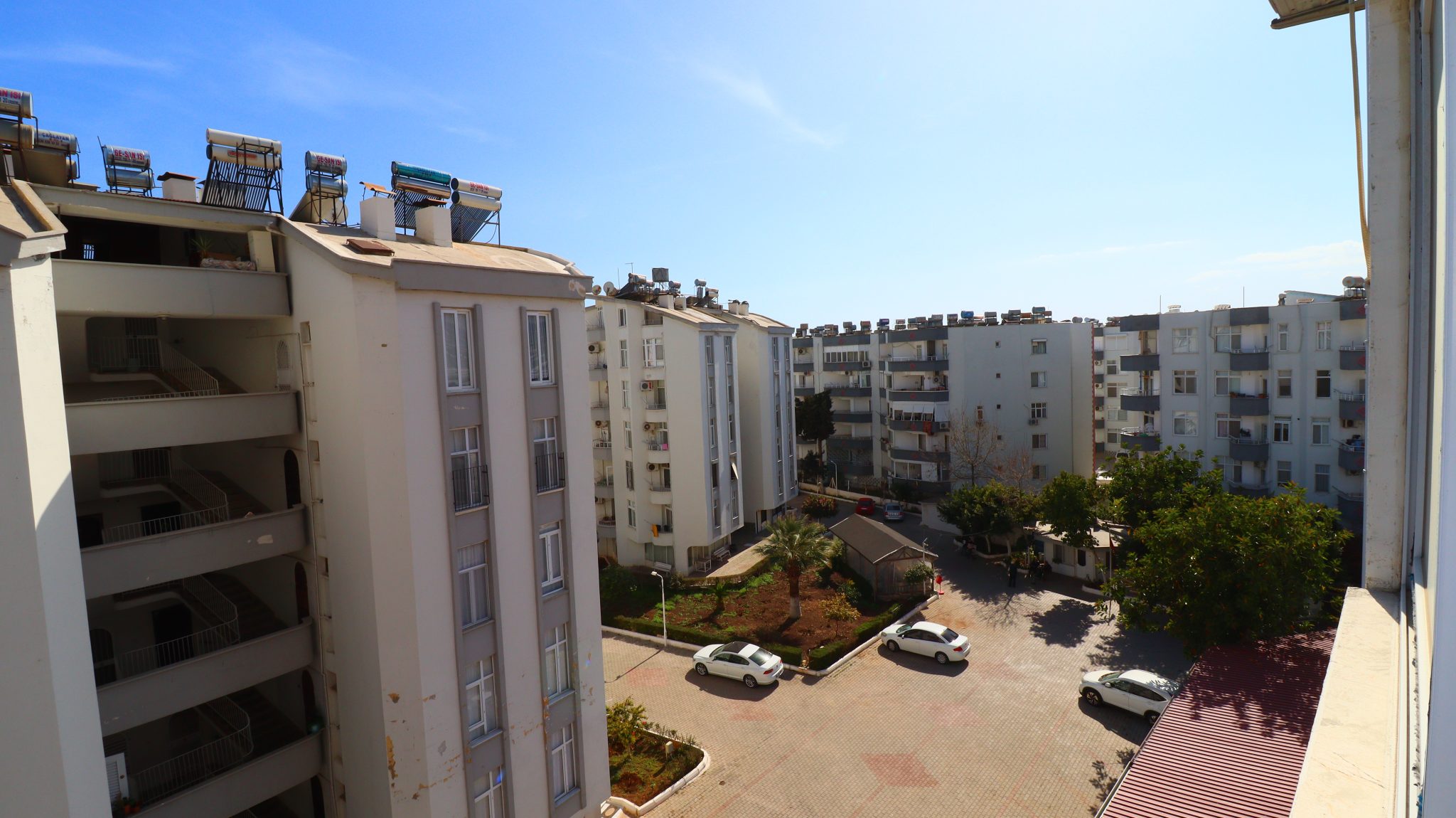 Mersin Erdemli Koyuncu Yuksel Demir 3+1 geräumige Wohnung zu verkaufen