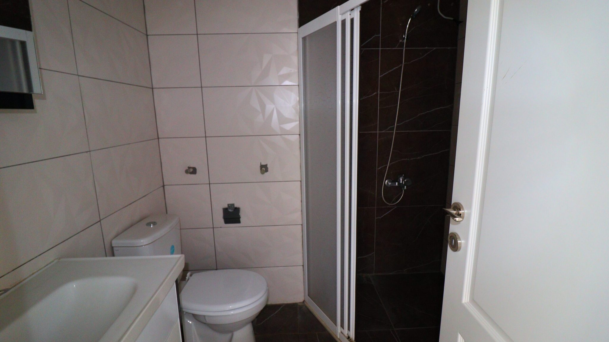 Mersin Erdemli Koyuncu Yüksel Demir 3+1 Satılık Geniş Daire