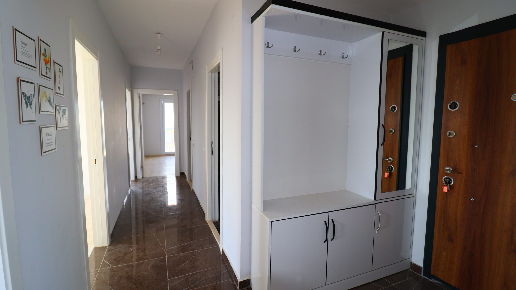 Mersin Erdemli Koyuncu Yuksel Demir 3+1 geräumige Wohnung zu verkaufen