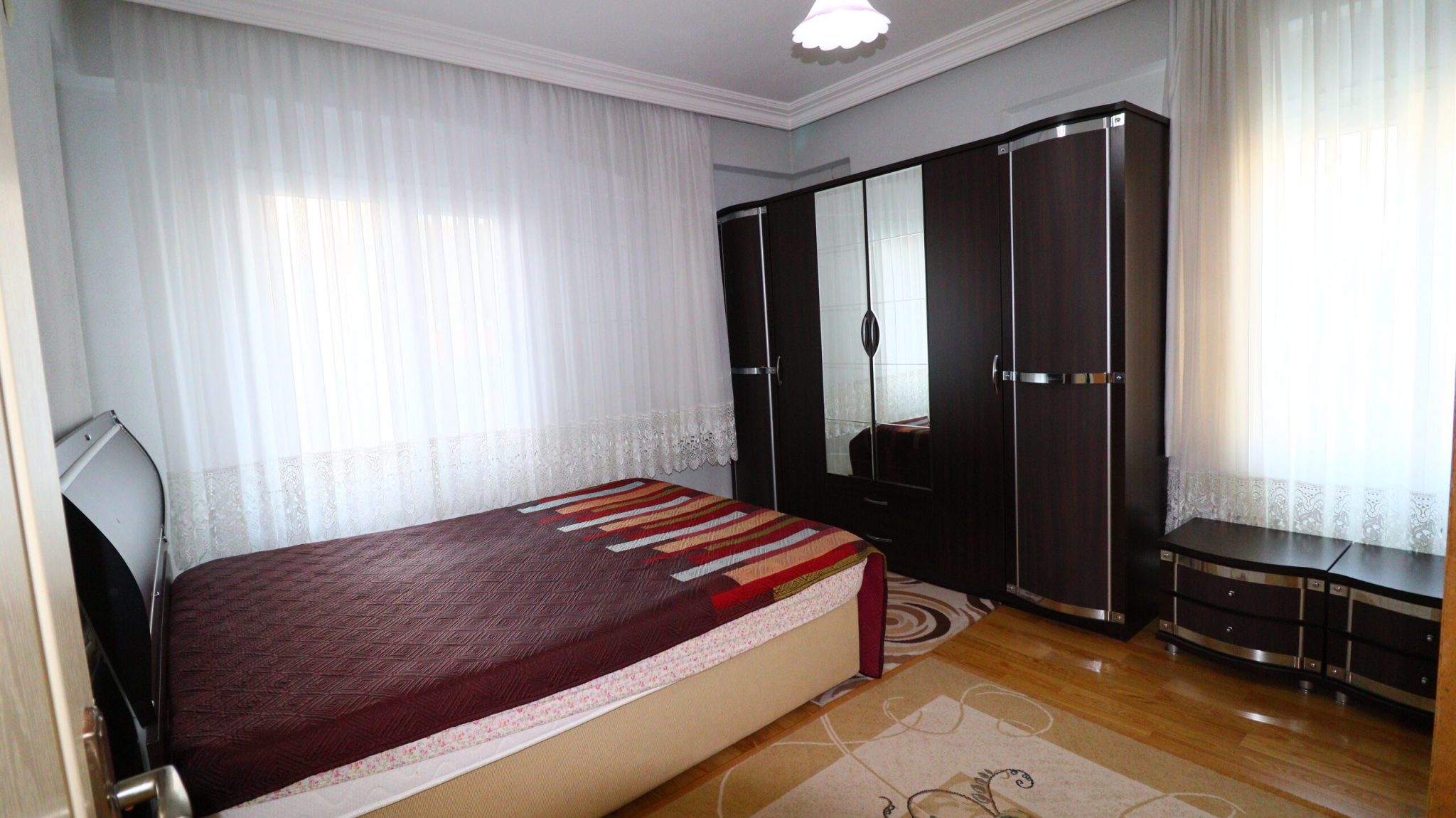 Mersin Erdemli Merkez 1.ci Plaj Yolu 3+1 Eşyalı Satılık Fırsat Daire