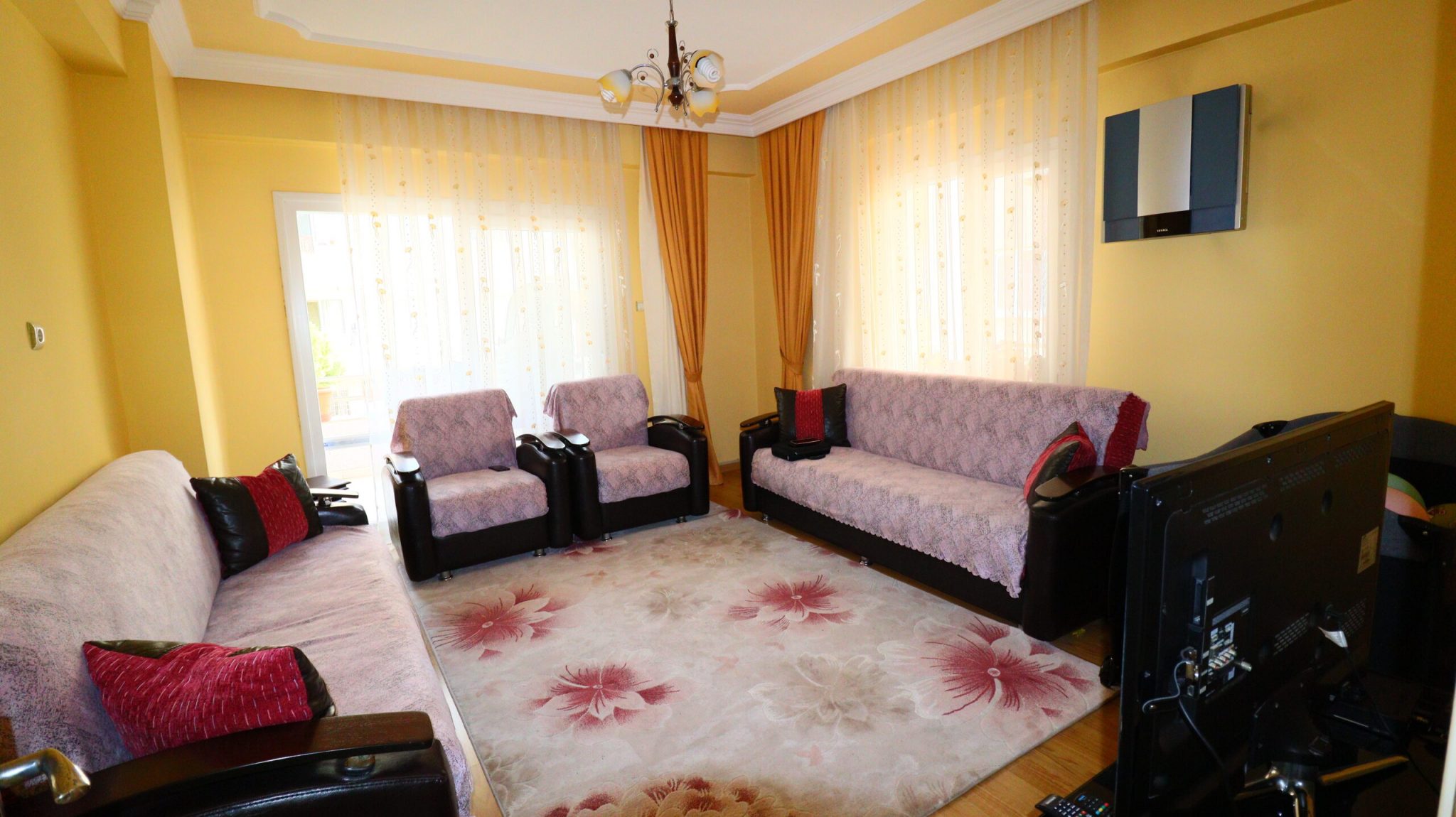 Mersin Erdemli Merkez 1.ci Plaj Yolu 3+1 Eşyalı Satılık Fırsat Daire