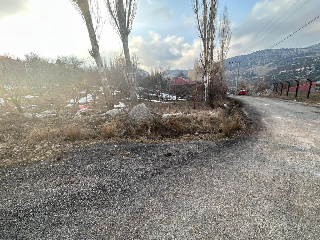 Mersin Erdemli Sorgun Satılık 2300 m2 İçersinde Müstakil Ev 