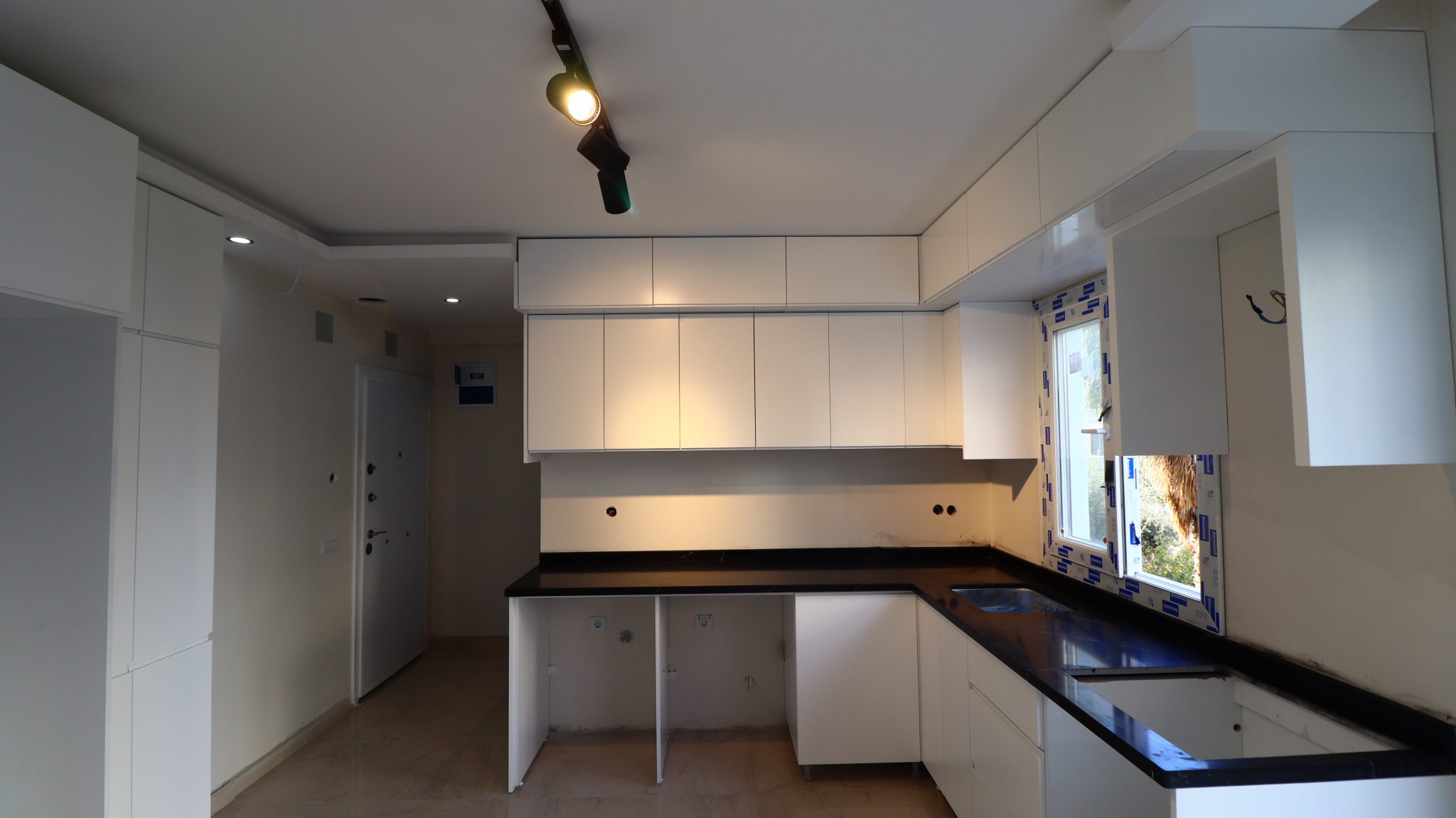 1+1 Flat for Sale with Sea View in Mersin Erdemli Alata