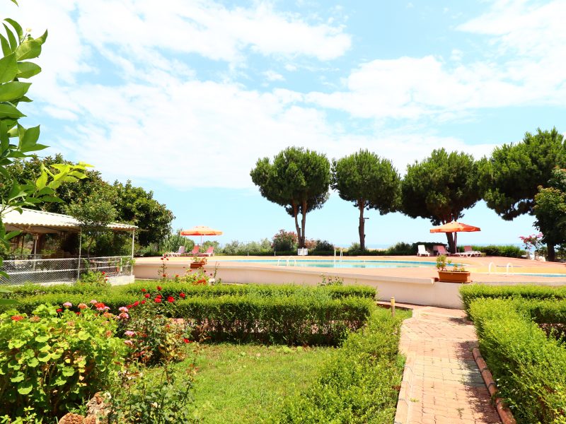 Mersin Erdemli Kocahasanlı Denize Sıfır Kiralık 1+1 Daire