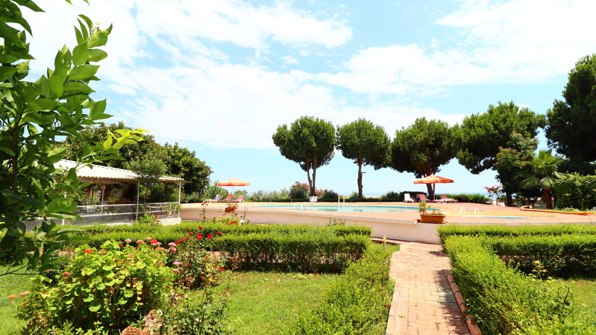 Mersin Erdemli Kocahasanlı Denize Sıfır Kiralık 1+1 Daire