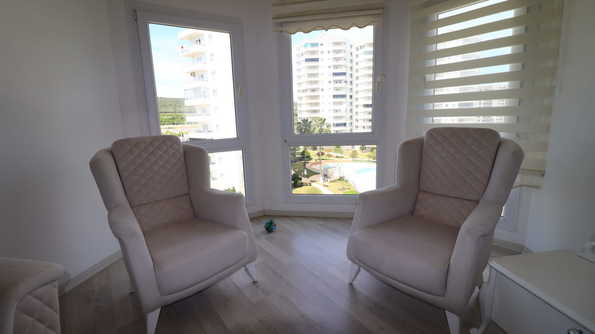 Mersin Erdemli Ayaş Diva Holiday Neue Blocks Möblierte 2+1 Wohnung zum Verkauf