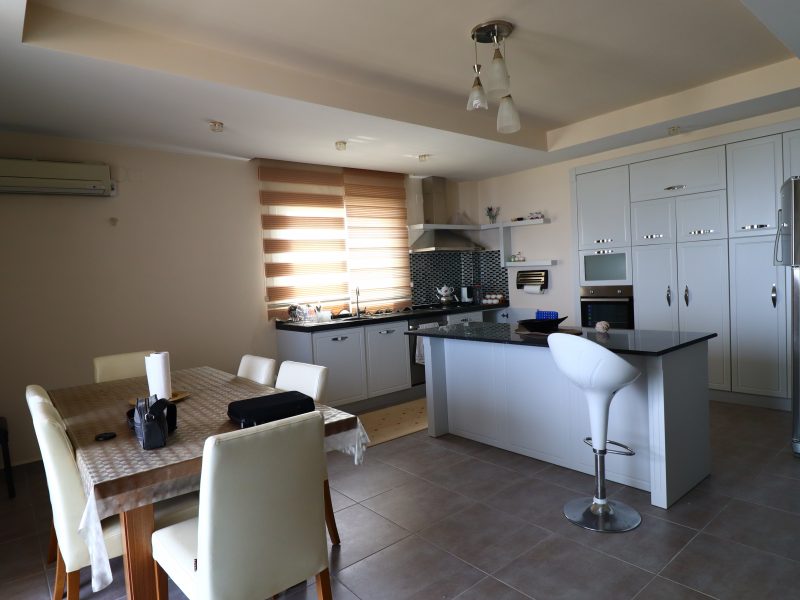 Mersin Erdemli Alata Oba Plaza Satılık 5+1 Dublex Daire