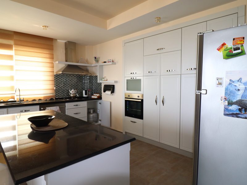 Mersin Erdemli Alata Oba Plaza Satılık 5+1 Dublex Daire