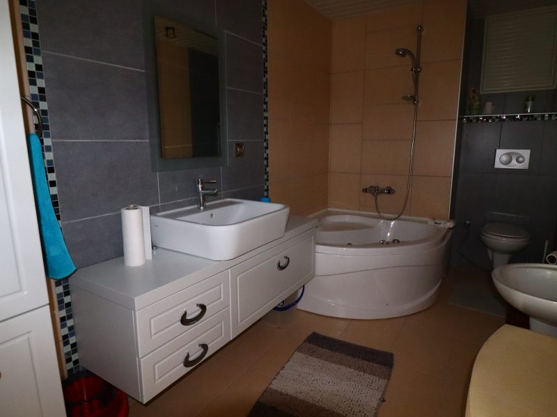 Mersin Erdemli Alata Oba Plaza Satılık 5+1 Dublex Daire