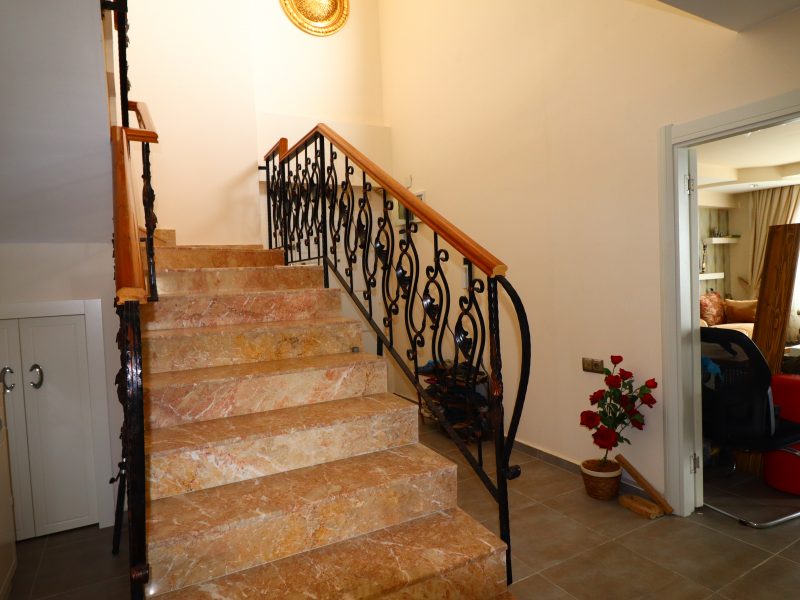 Mersin Erdemli Alata Oba Plaza Satılık 5+1 Dublex Daire