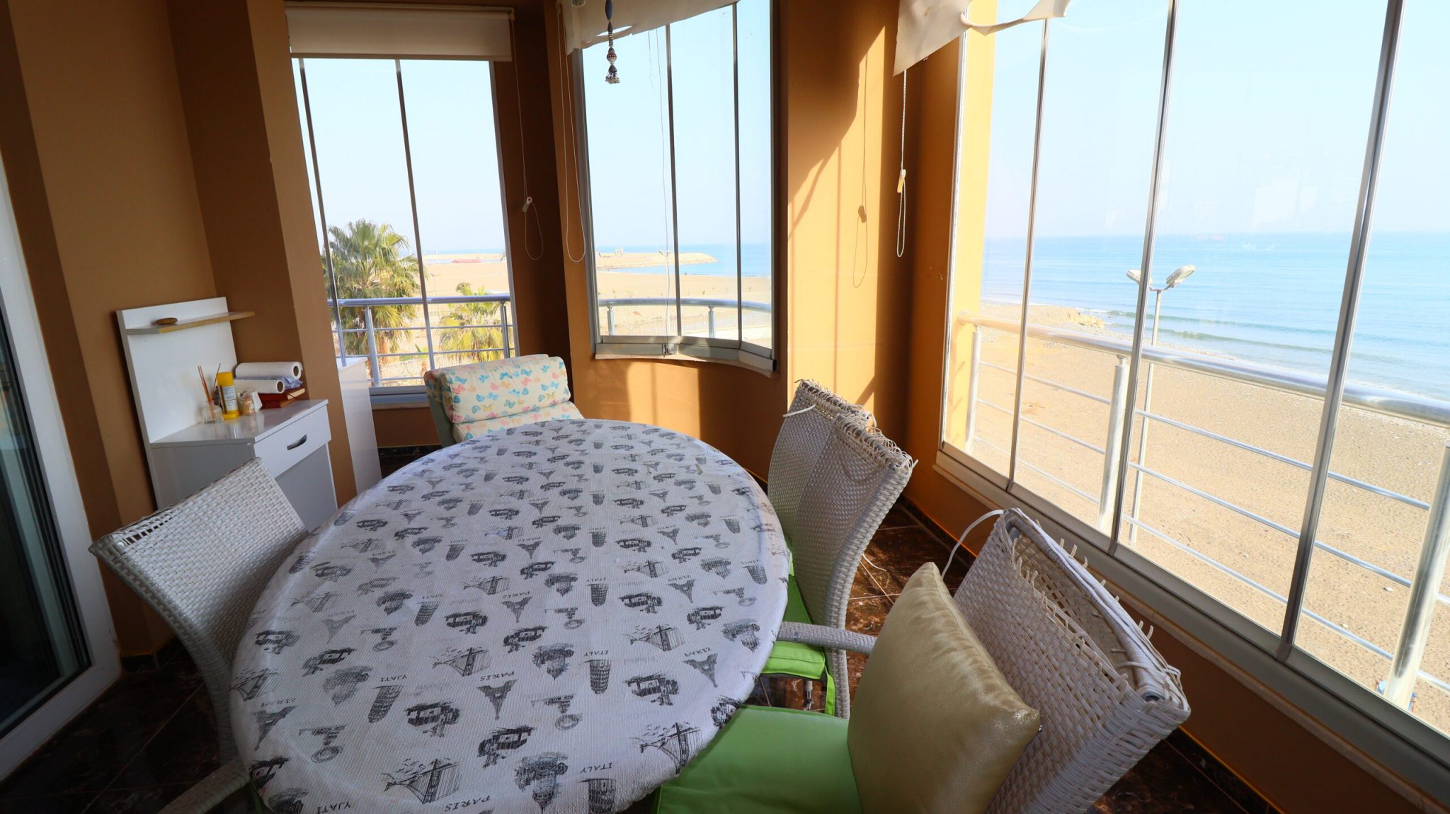 Mersin Erdemli Alatapark Sitesi Ön Bloklar Satılık 4+1 Lüks Daire