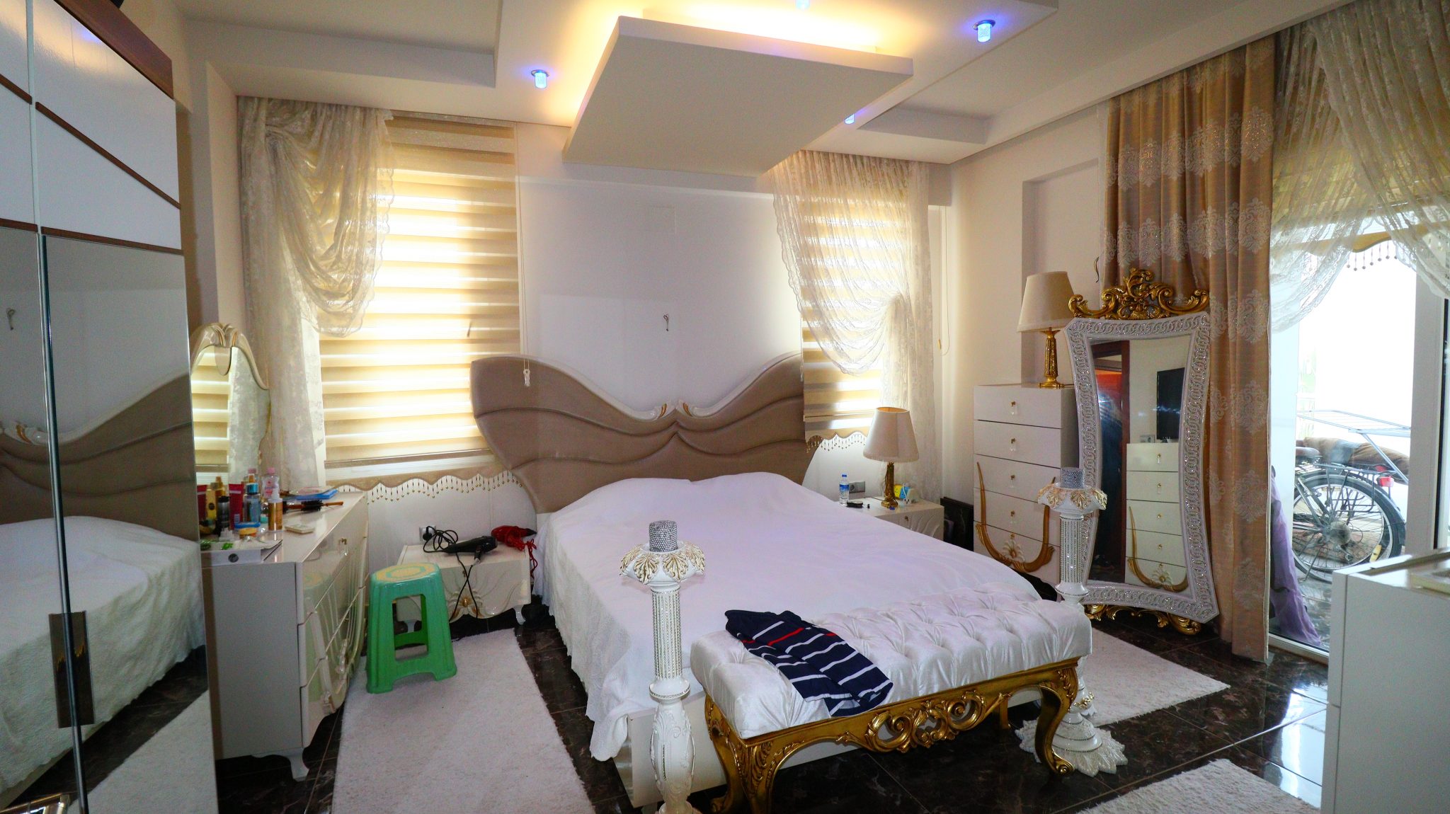Mersin Erdemli Alatapark Site Front Blocks 4+1 Luxuswohnung zum Verkauf