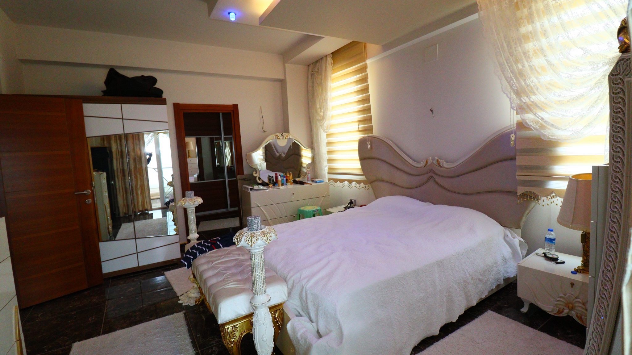 Mersin Erdemli Alatapark Site Front Blocks 4+1 Luxuswohnung zum Verkauf