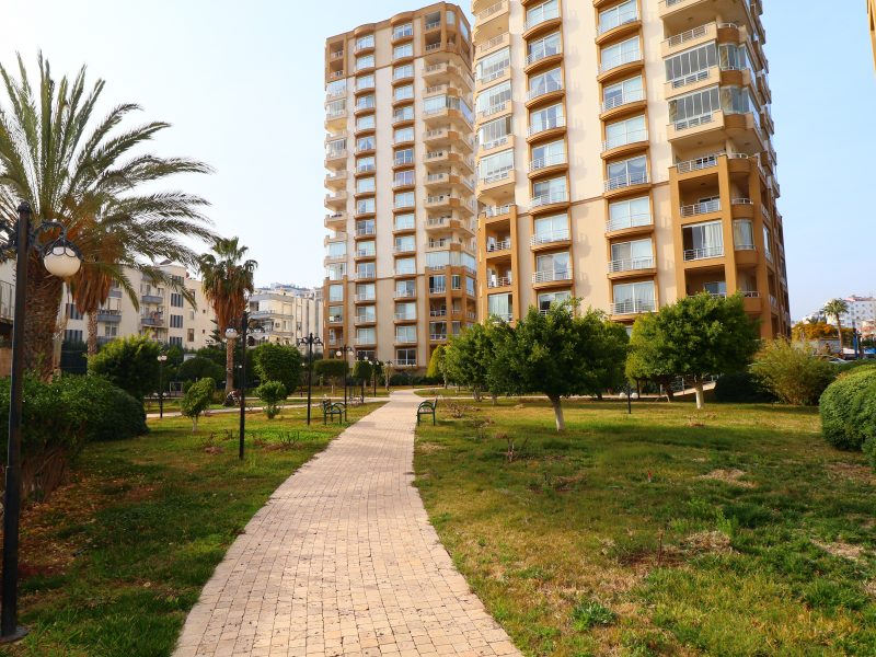 Mersin Erdemli Alatapark Sitesi Ön Bloklar Satılık 4+1 Lüks Daire