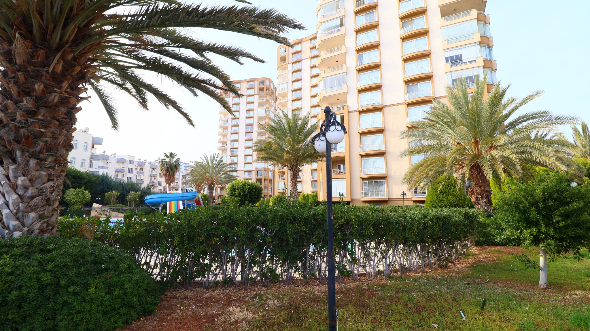Mersin Erdemli Alatapark Site Front Blocks 4+1 Luxuswohnung zum Verkauf