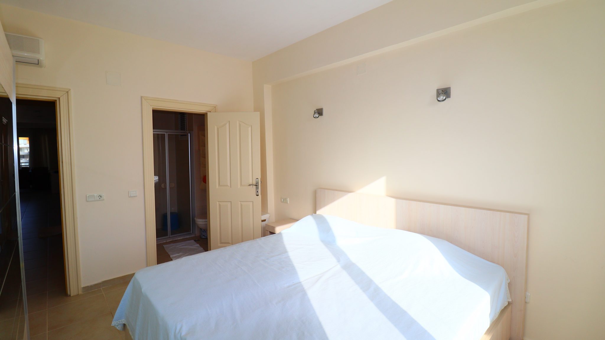 Mersin Erdemli Kargipınarı Queenaba Complex 3+1 E Block Wohnung zu verkaufen