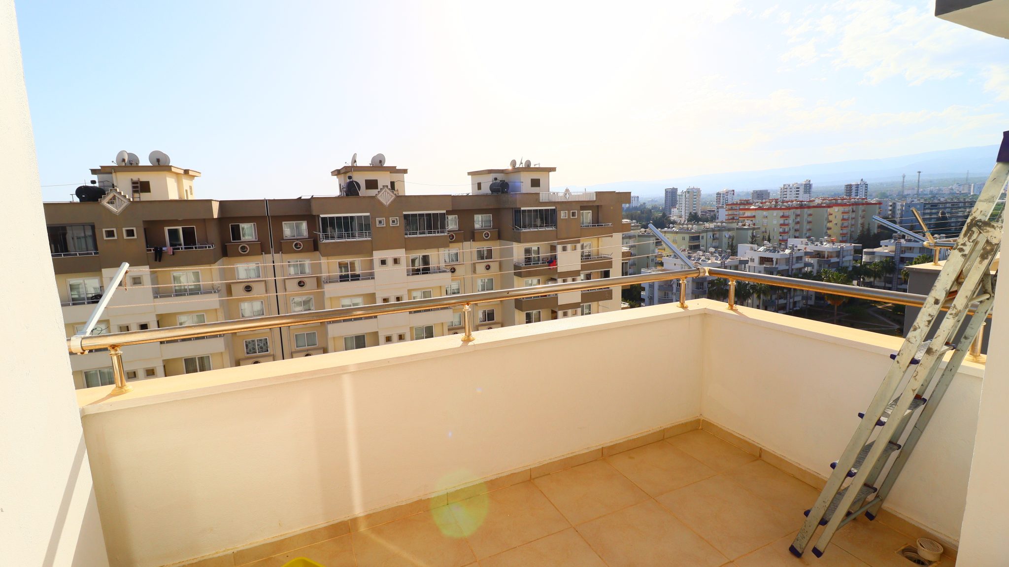Mersin Erdemli Kargipınarı Queenaba Complex 3+1 E Block Wohnung zu verkaufen