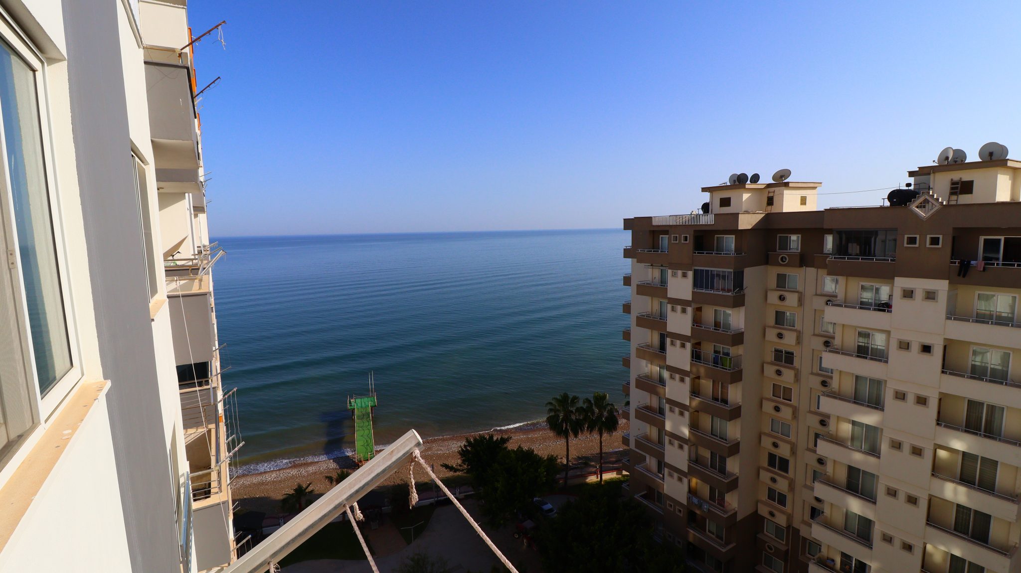 Mersin Erdemli Kargipınarı Queenaba Complex 3+1 E Block Wohnung zu verkaufen