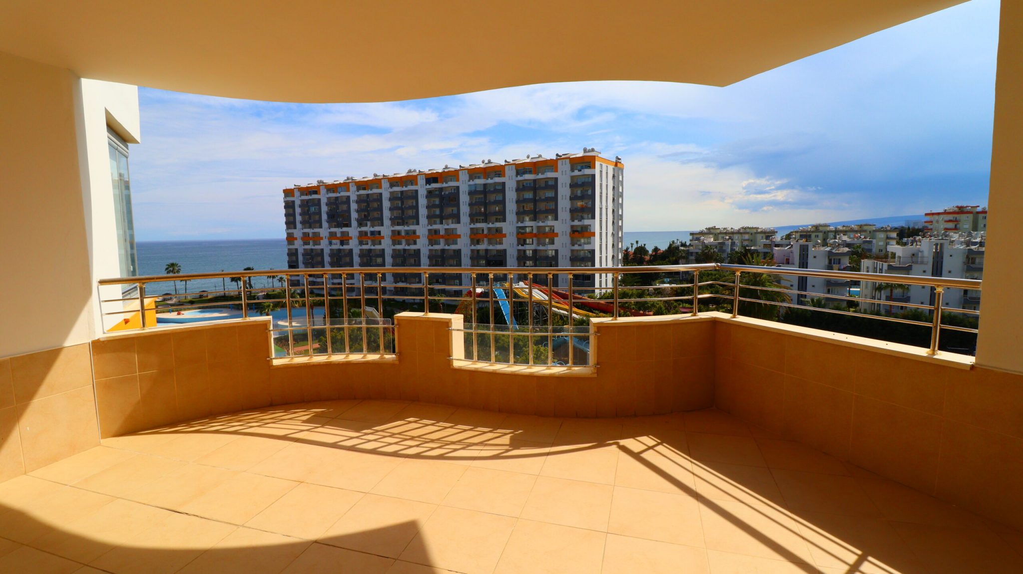 Mersin Kargıpınarı Queenaba Sitesi Eşyalı Satılık 3+1 Daire