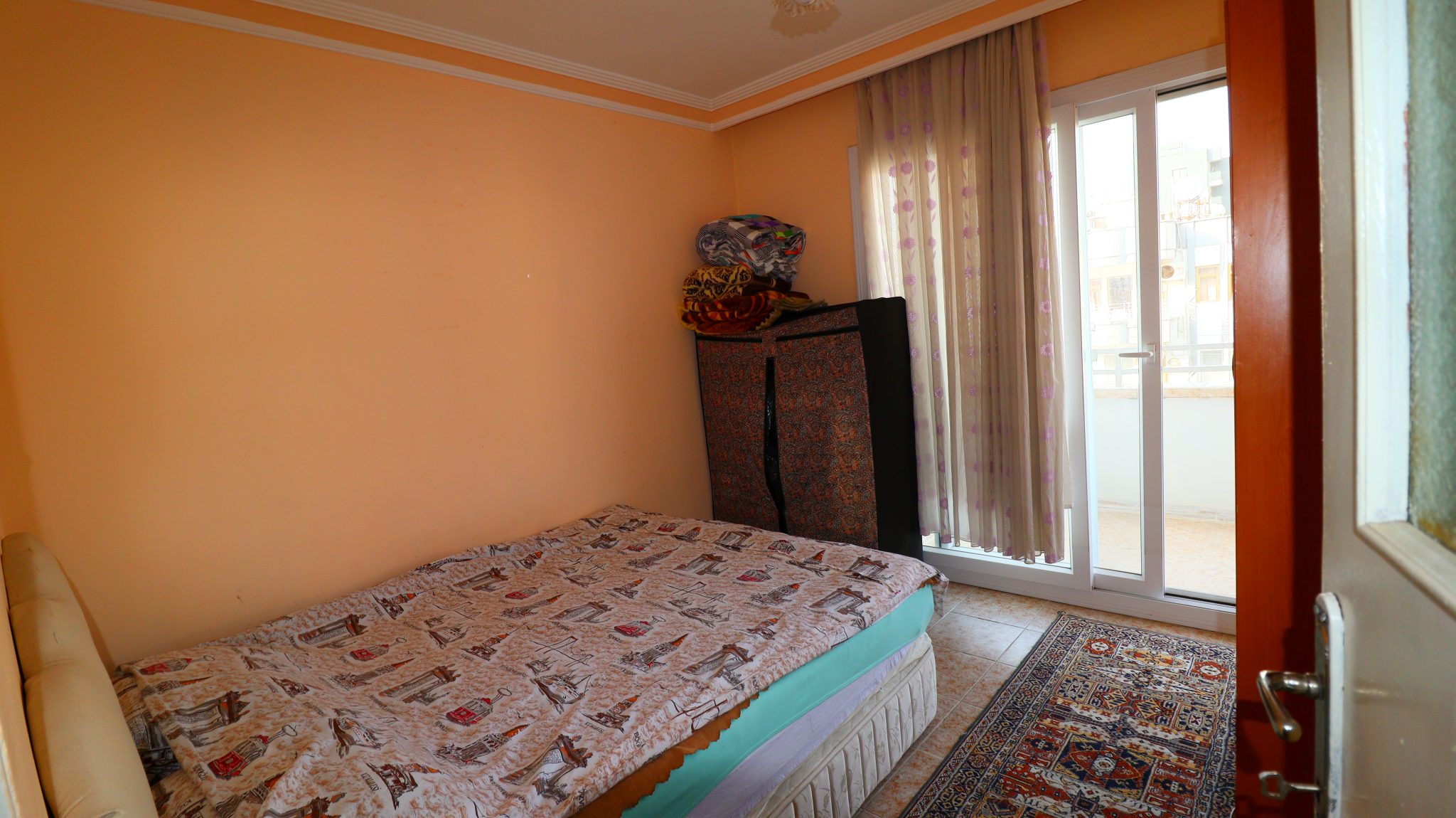 2+1 Wohnung mit Meerblick zum Verkauf in Mersin Erdemli Tömük Akin Sitesi Möbliert