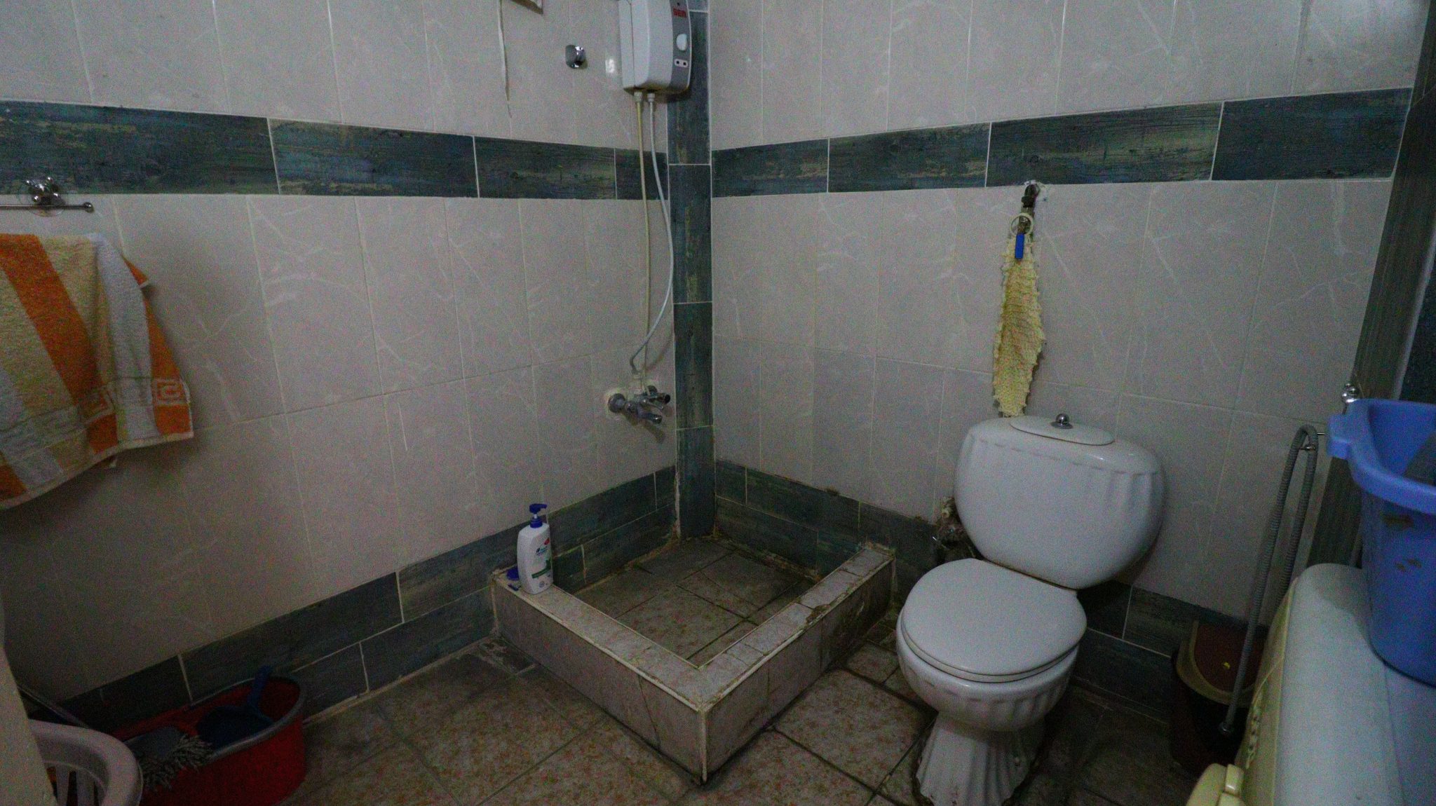 2+1 Wohnung mit Meerblick zum Verkauf in Mersin Erdemli Tömük Akin Sitesi Möbliert