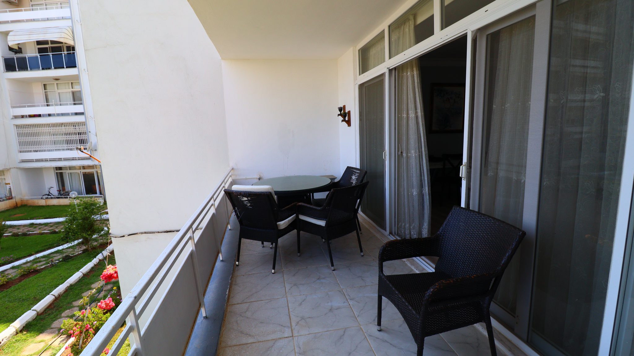 Mersin Erdemli Tömük Ferienkomplex 2+1 gepflegte Wohnung zu verkaufen