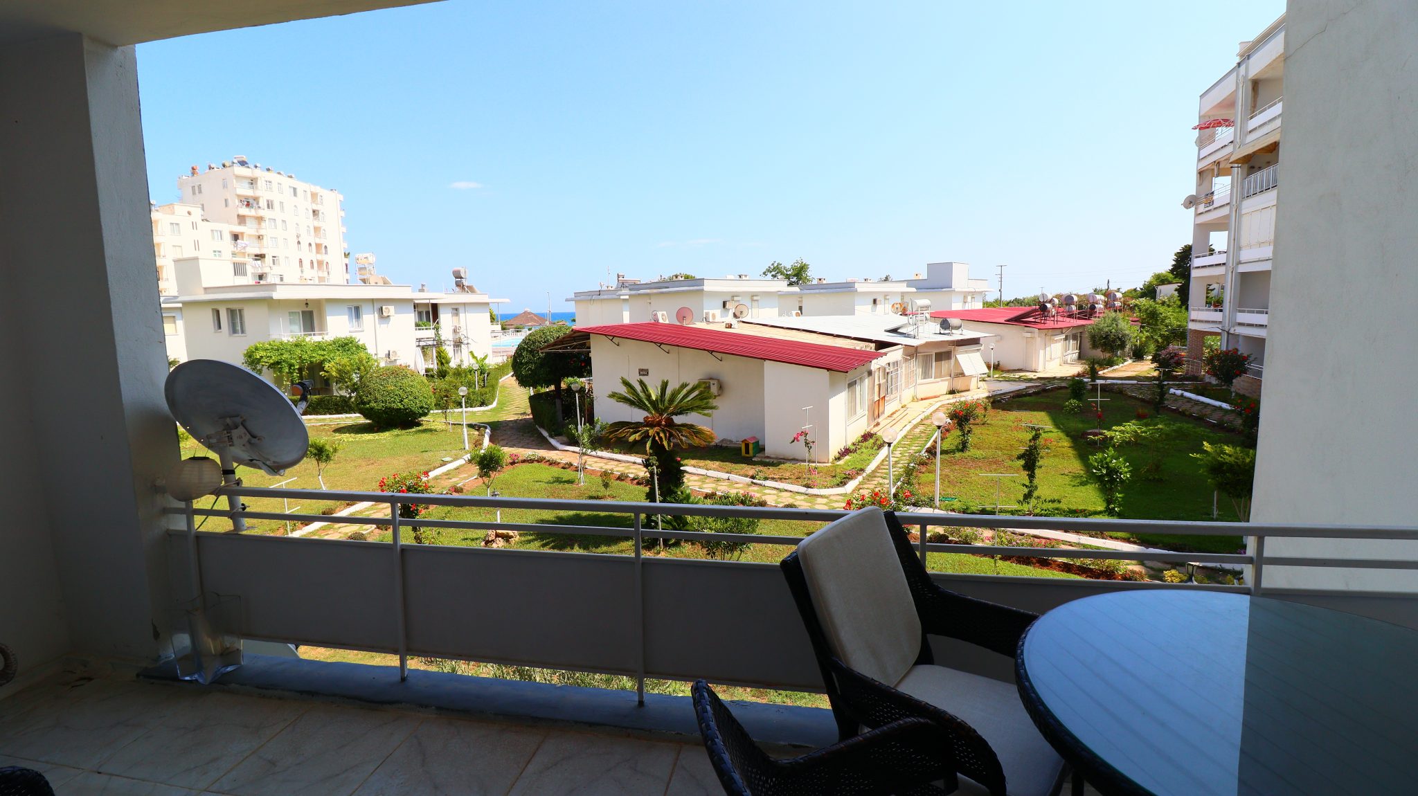 Mersin Erdemli Tömük Ferienkomplex 2+1 gepflegte Wohnung zu verkaufen