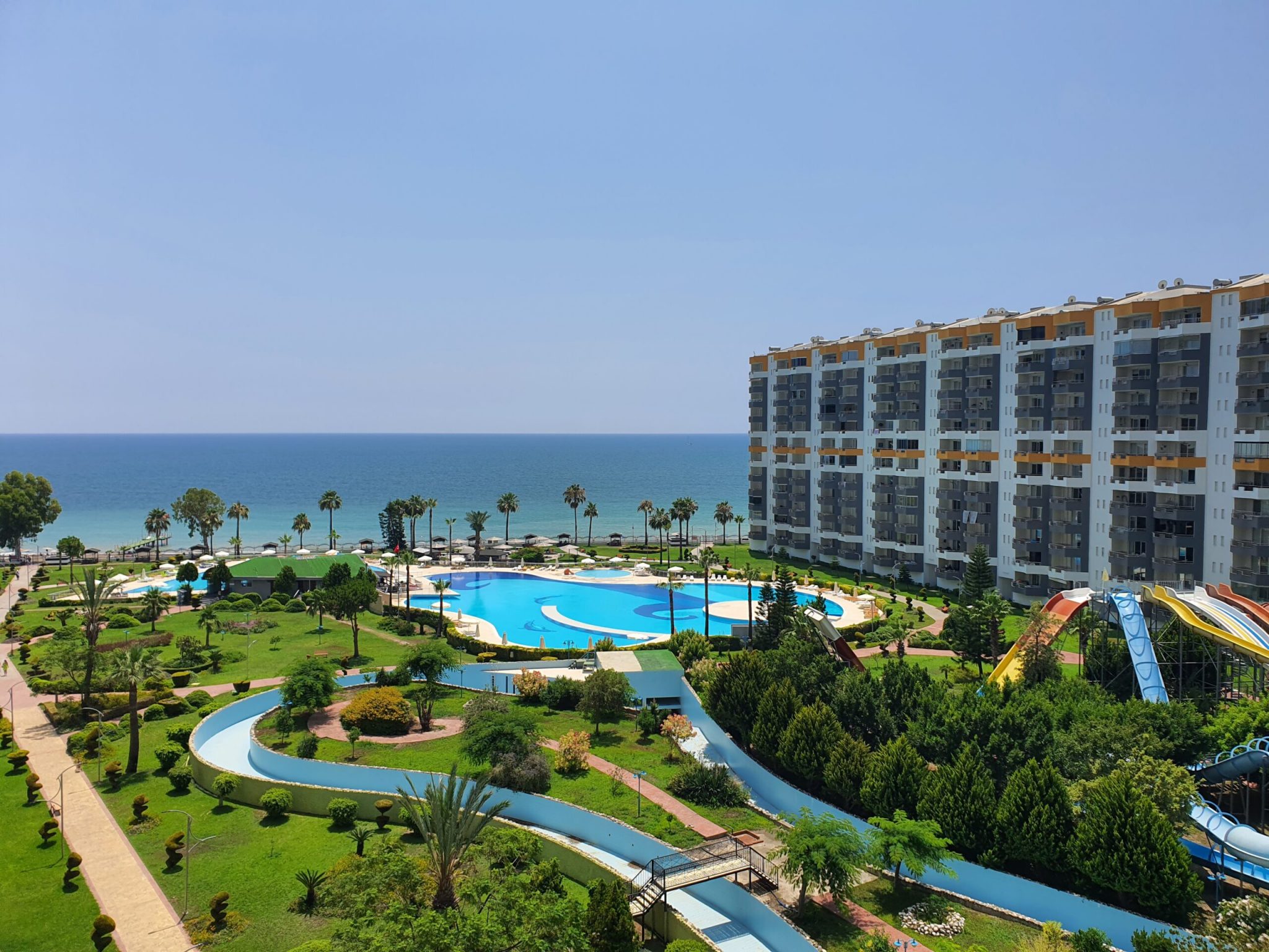 Mersin Kargıpınarı Denize Sıfır Queenaba Sitesi Satılık Köşe Daire