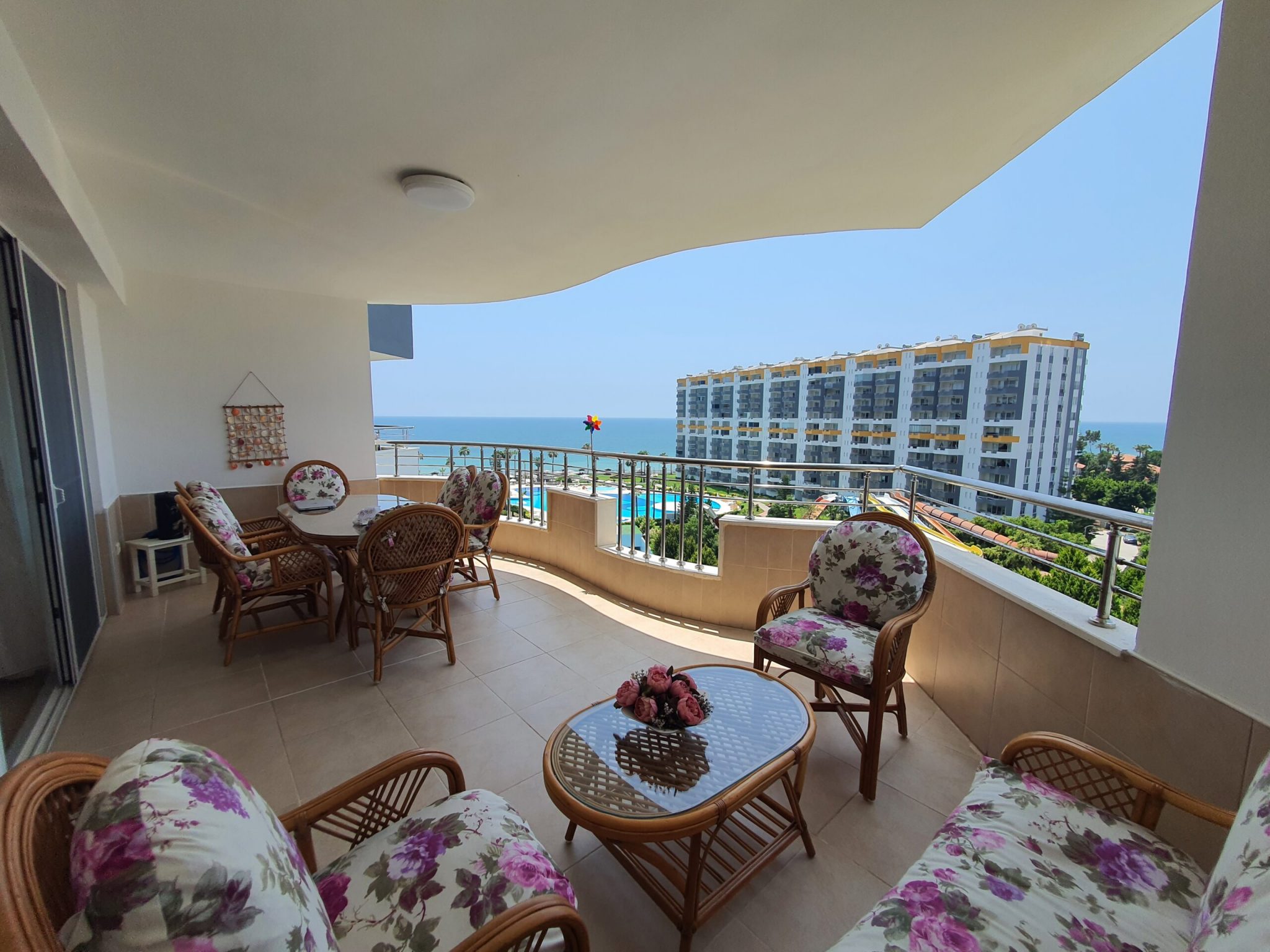 Mersin Kargıpınarı Denize Sıfır Queenaba Sitesi Satılık Köşe Daire