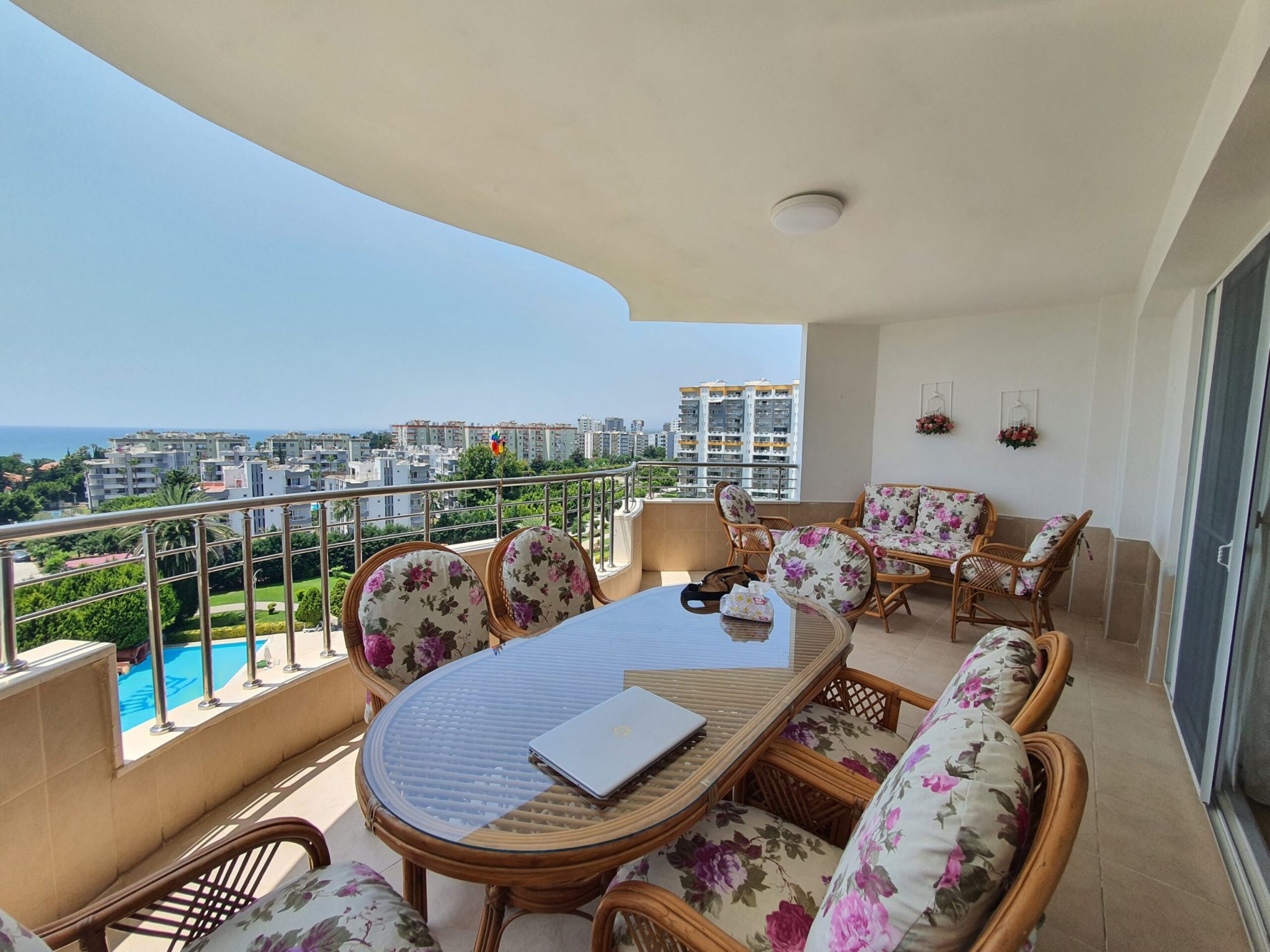 Mersin Kargıpınarı Denize Sıfır Queenaba Sitesi Satılık Köşe Daire