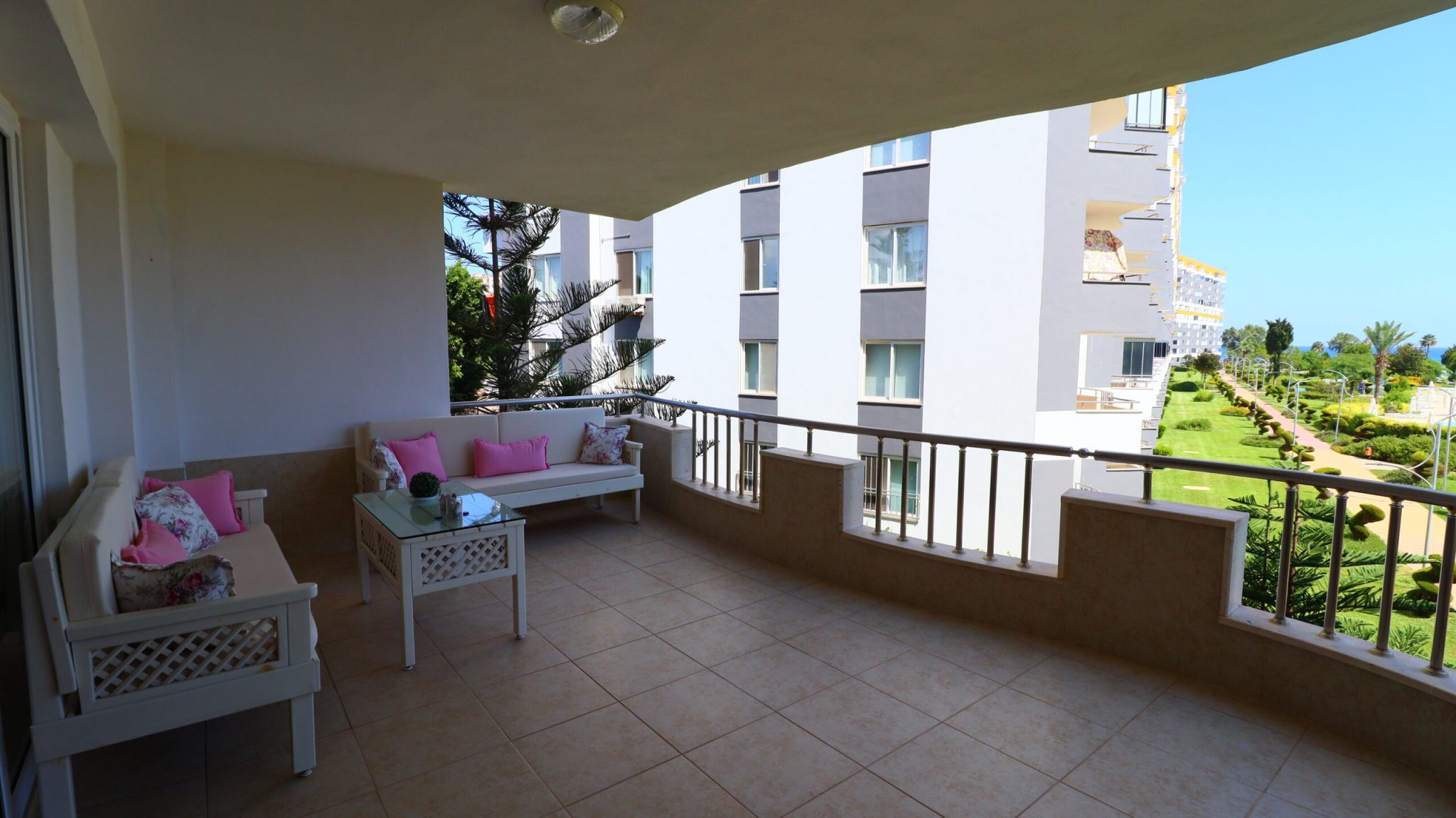 Mersin Erdemli Kargıpınarı Queenaba Sitesi 3+1 Eşyalı Satılık Köşe Daire