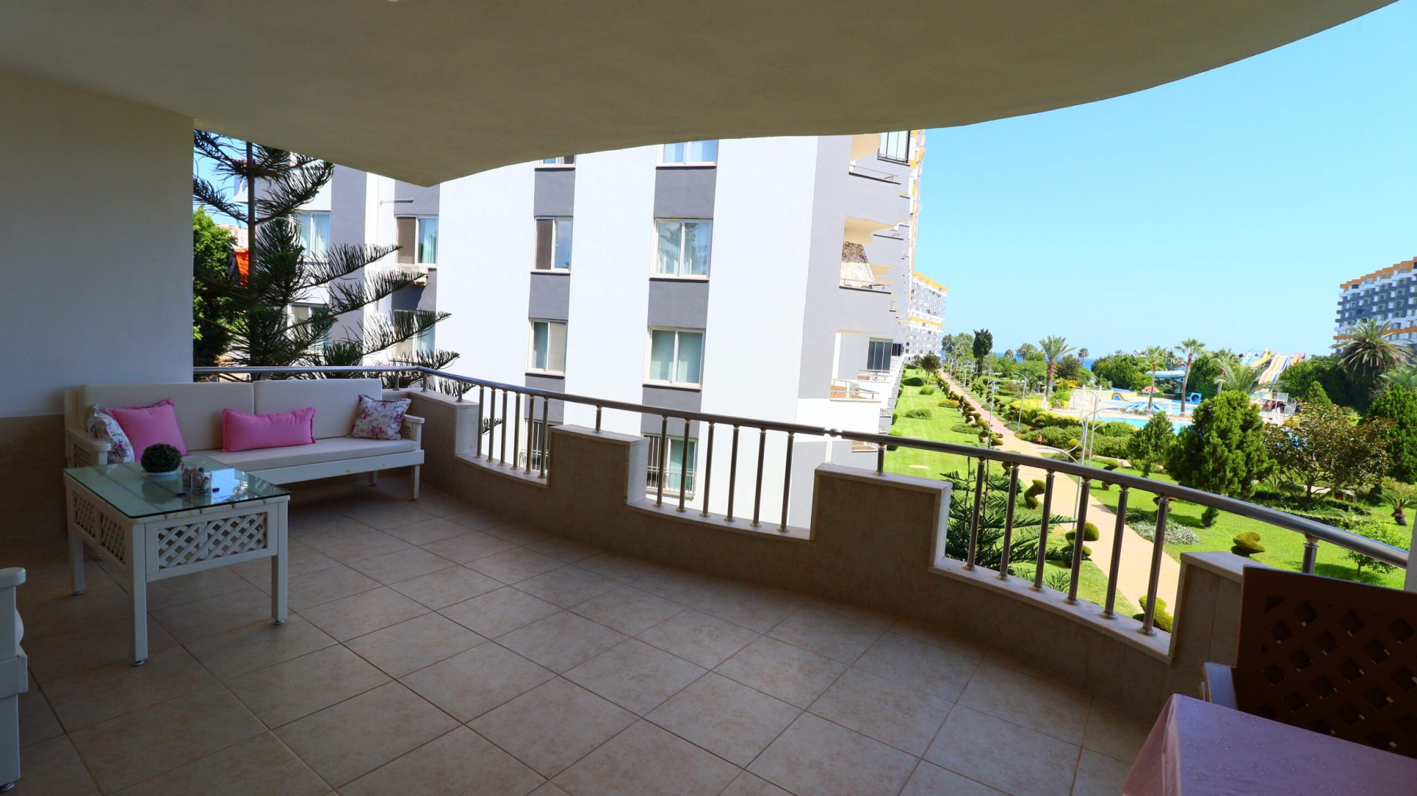 Mersin Erdemli Kargıpınarı Queenaba Sitesi 3+1 Eşyalı Satılık Köşe Daire