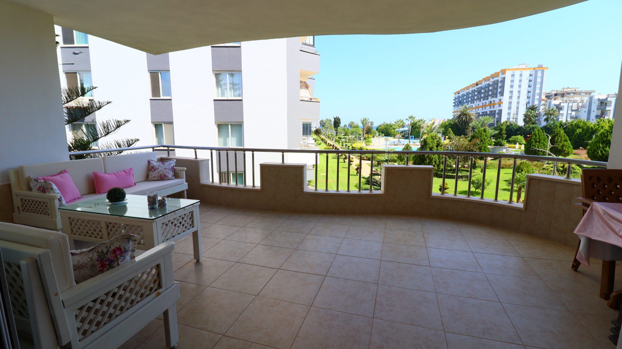 Mersin Erdemli Kargıpınarı Queenaba Sitesi 3+1 Eşyalı Satılık Köşe Daire
