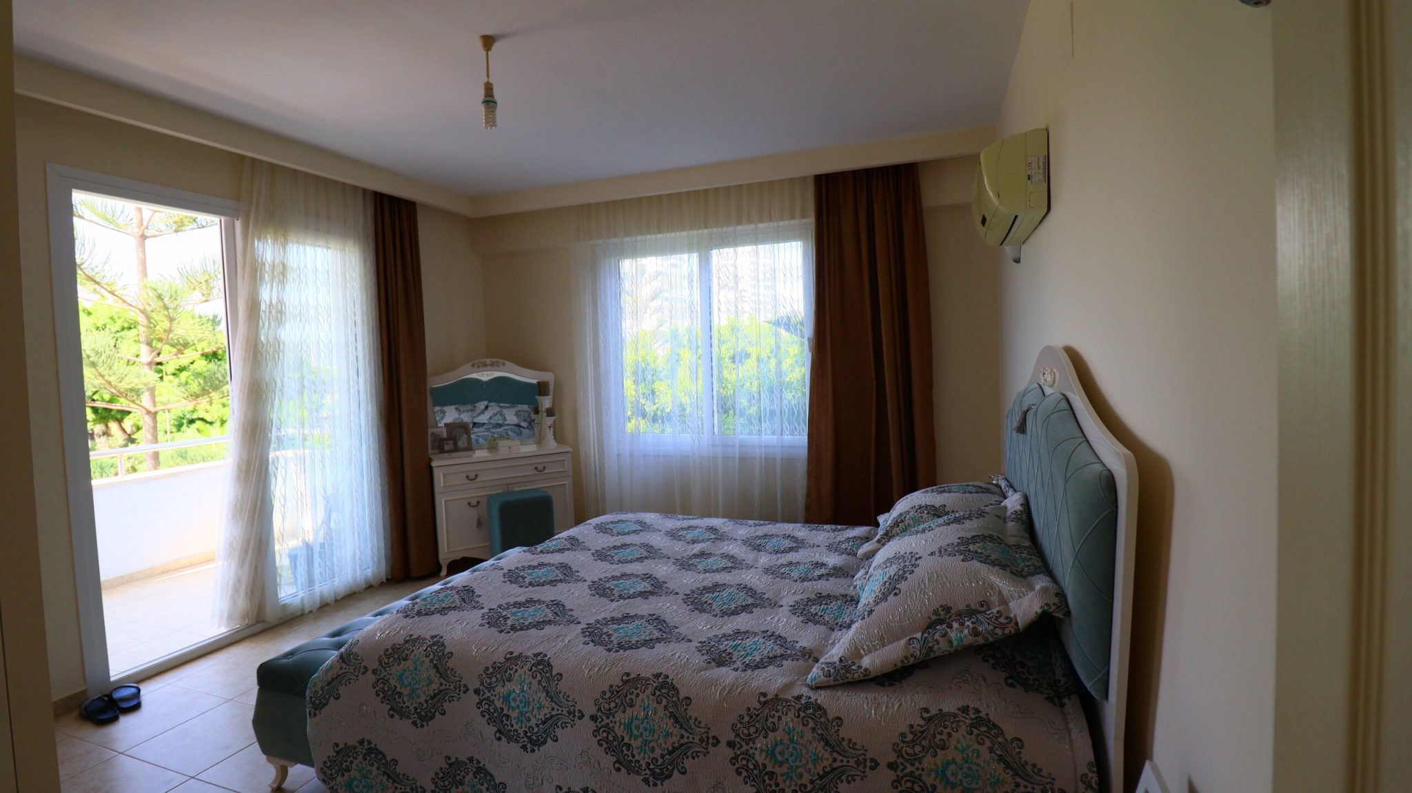 Mersin Erdemli Kargıpınarı Queenaba Sitesi 3+1 Eşyalı Satılık Köşe Daire