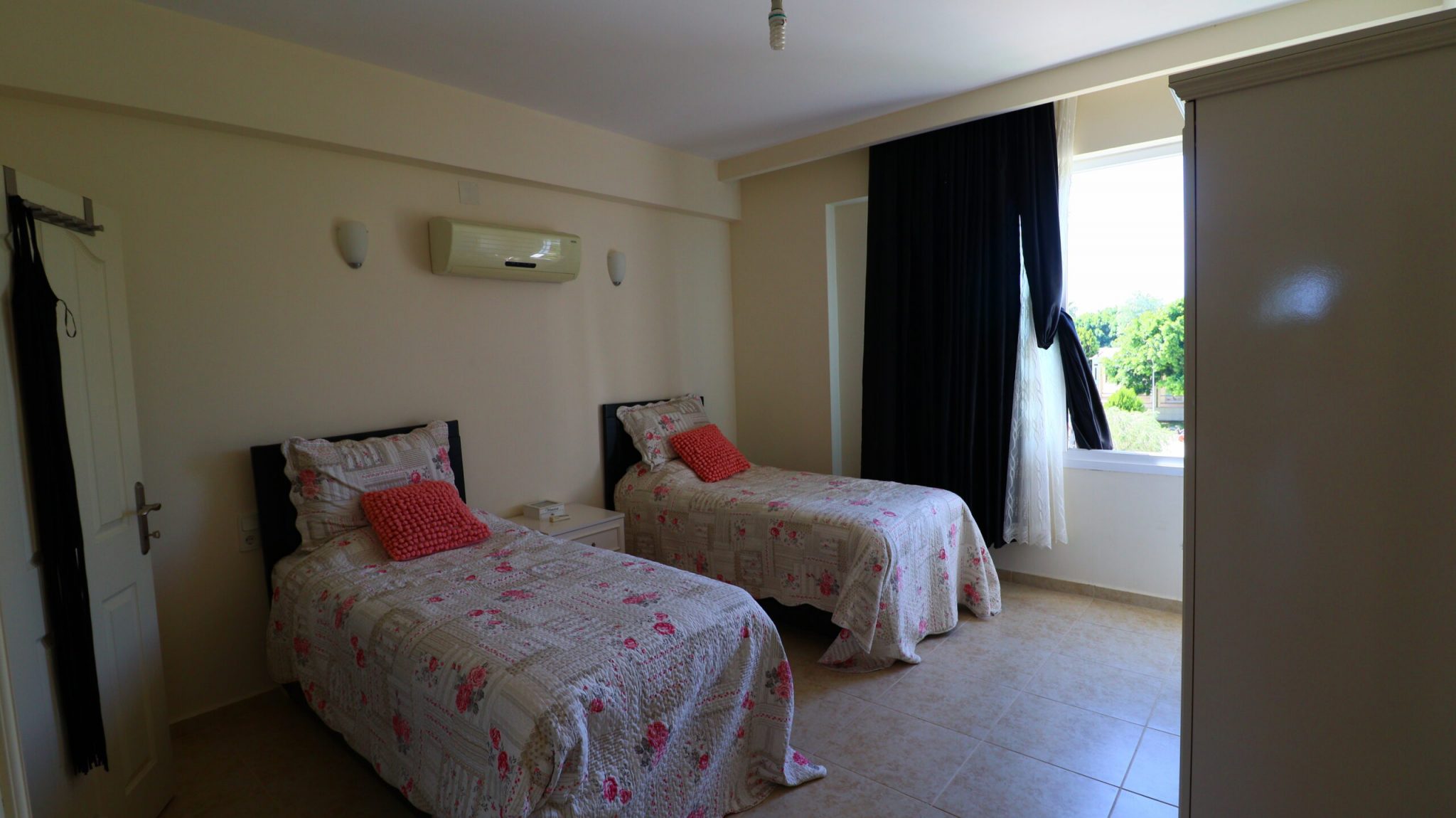 Mersin Erdemli Kargıpınarı Queenaba Sitesi 3+1 Eşyalı Satılık Köşe Daire