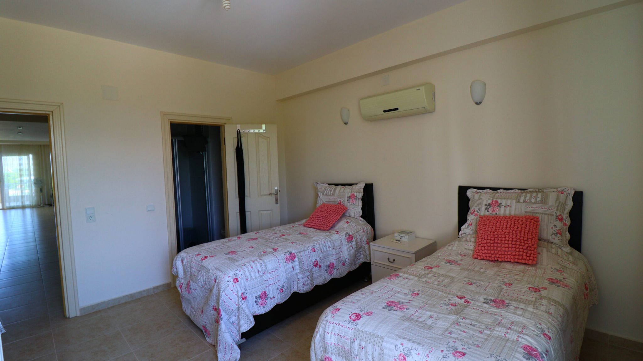 Mersin Erdemli Kargıpınarı Queenaba Sitesi 3+1 Eşyalı Satılık Köşe Daire