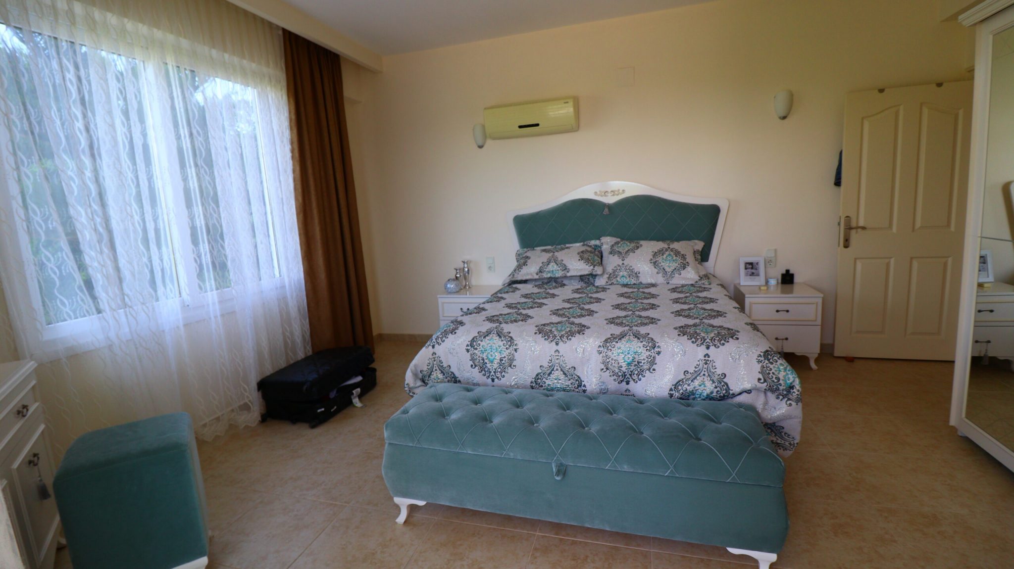 Mersin Erdemli Kargıpınarı Queenaba Sitesi 3+1 Eşyalı Satılık Köşe Daire