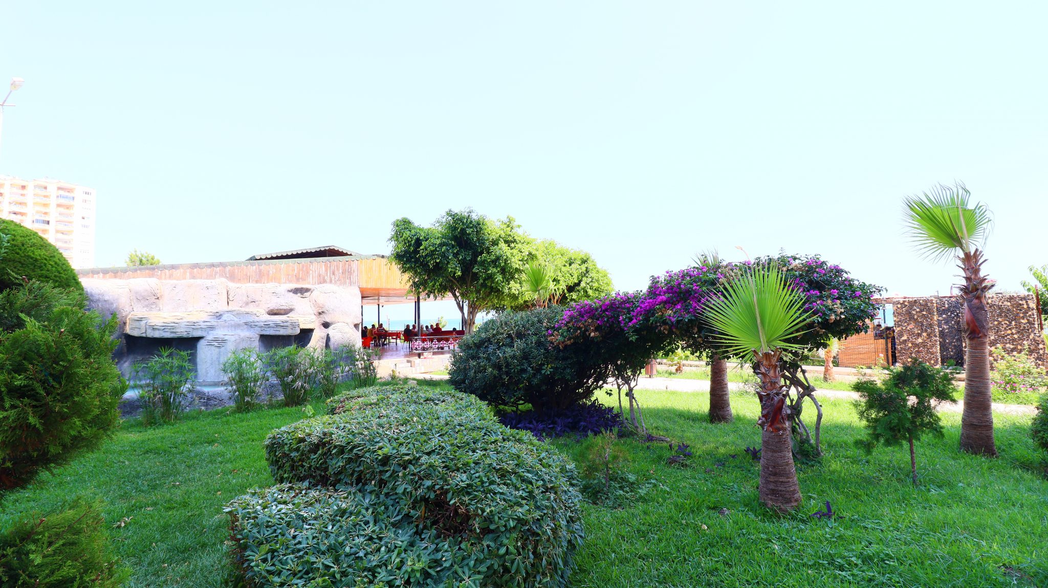 Mersin Erdemli Tömük Flamingo 8 Site Front Block 2+1 Geräumige Wohnung zu verkaufen