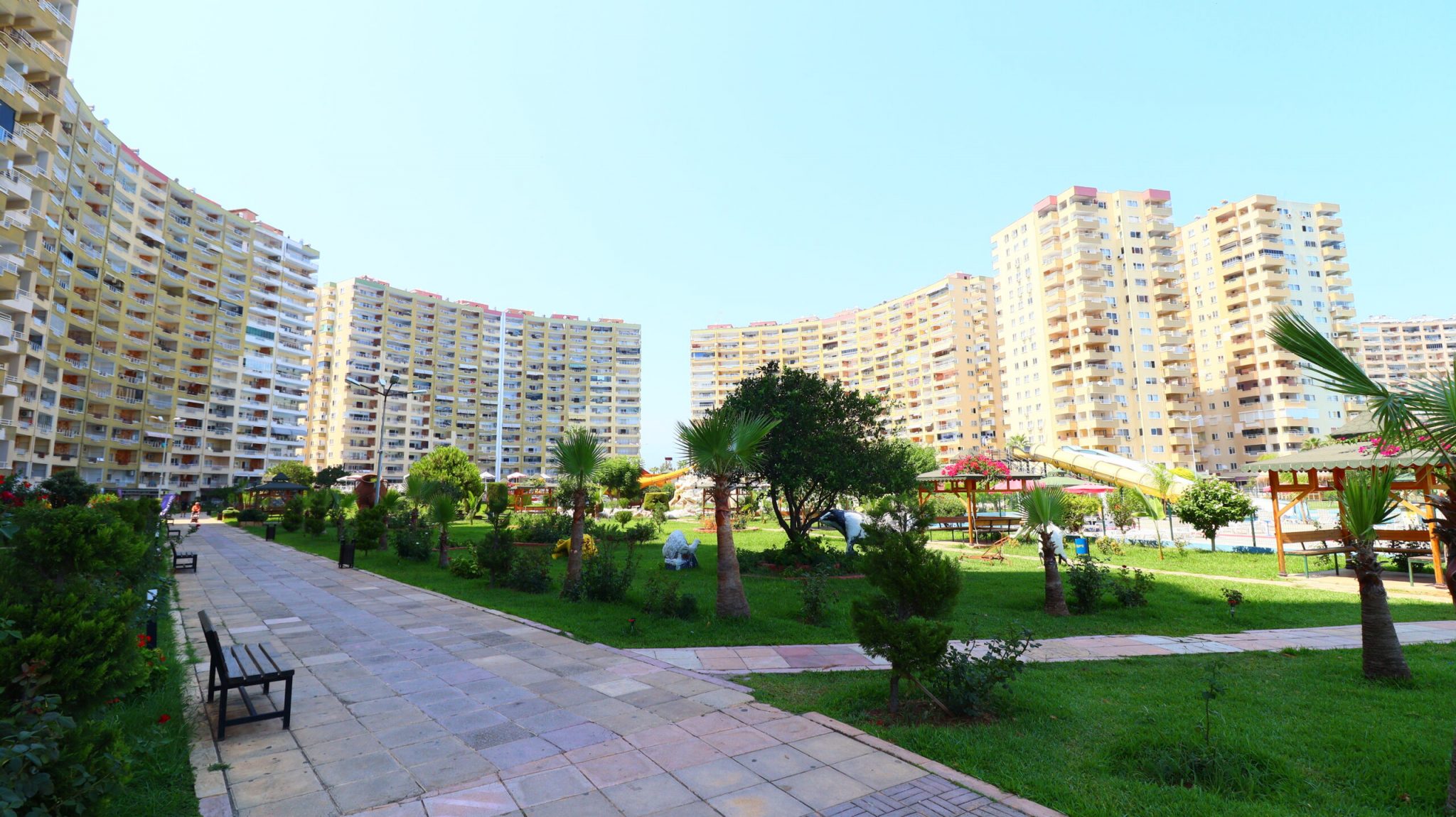 Mersin Erdemli Tömük Flamingo 8 Sitesi Ön Blok Satılık 2+1 Geniş Daire