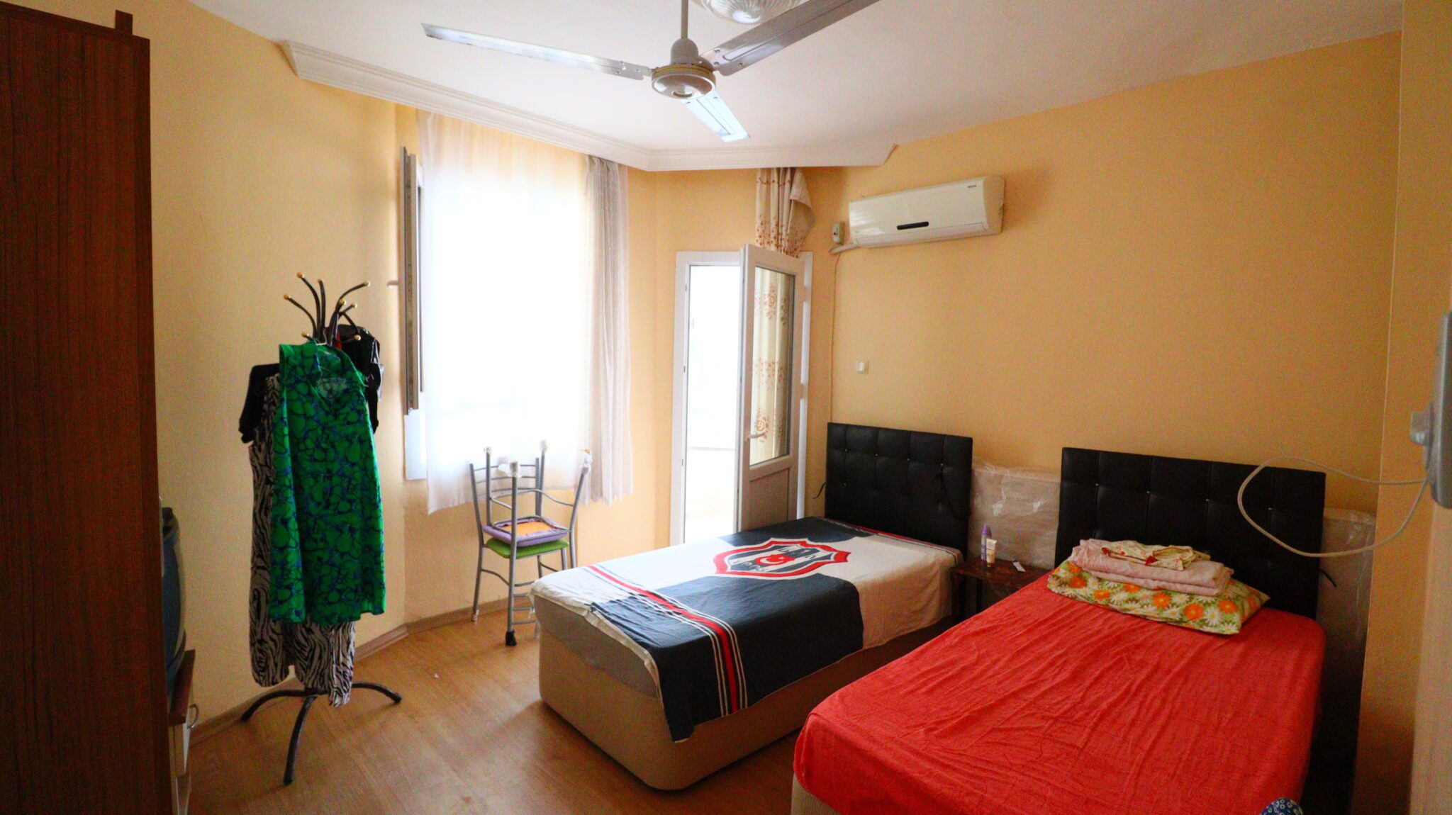 Mersin Erdemli Güzedağ Sitesi Eşyalı Satılık 3+1 Geniş Masrafsız Daire