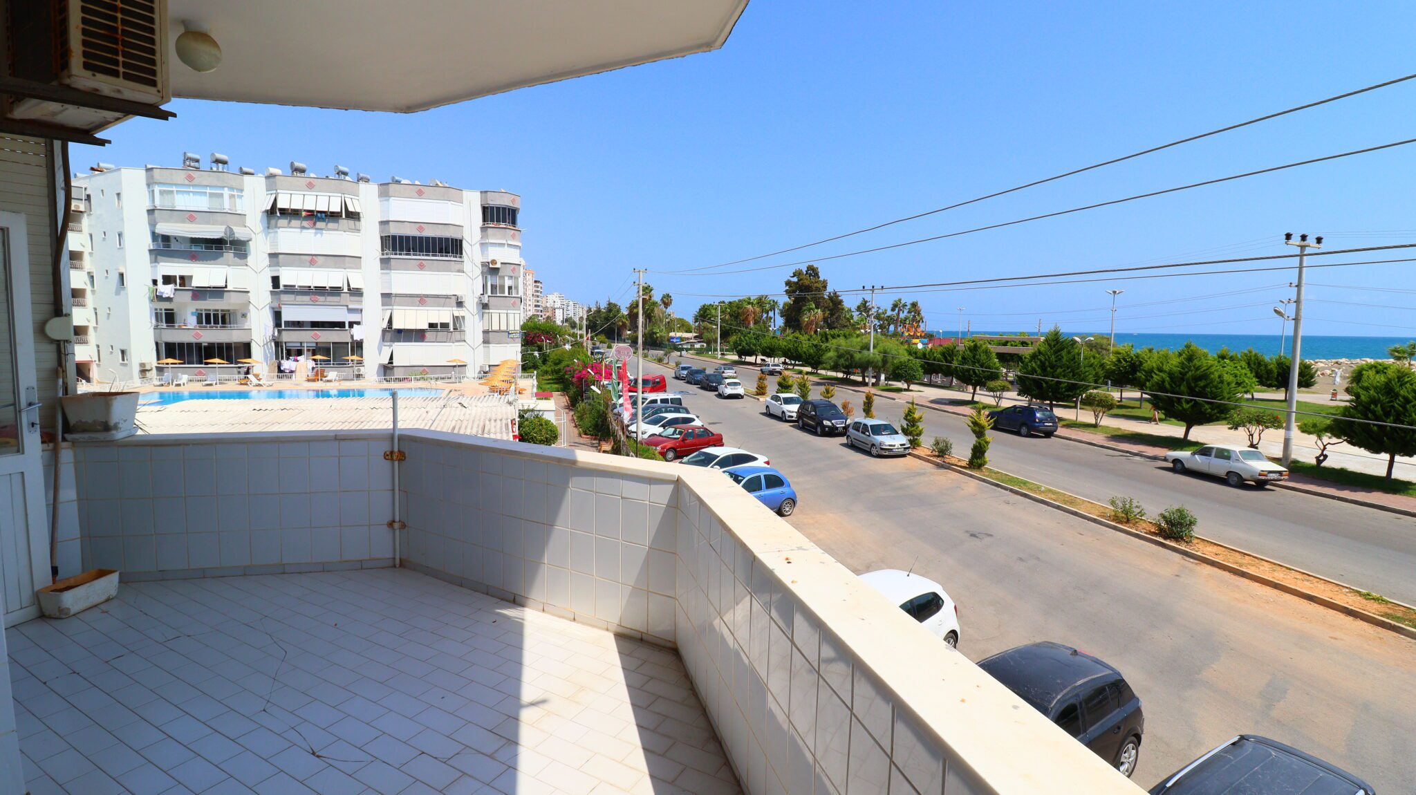 Mersin Erdemli Güzeldağ Sitesi Ön Blok Satılık 2+1 Köşe Daire