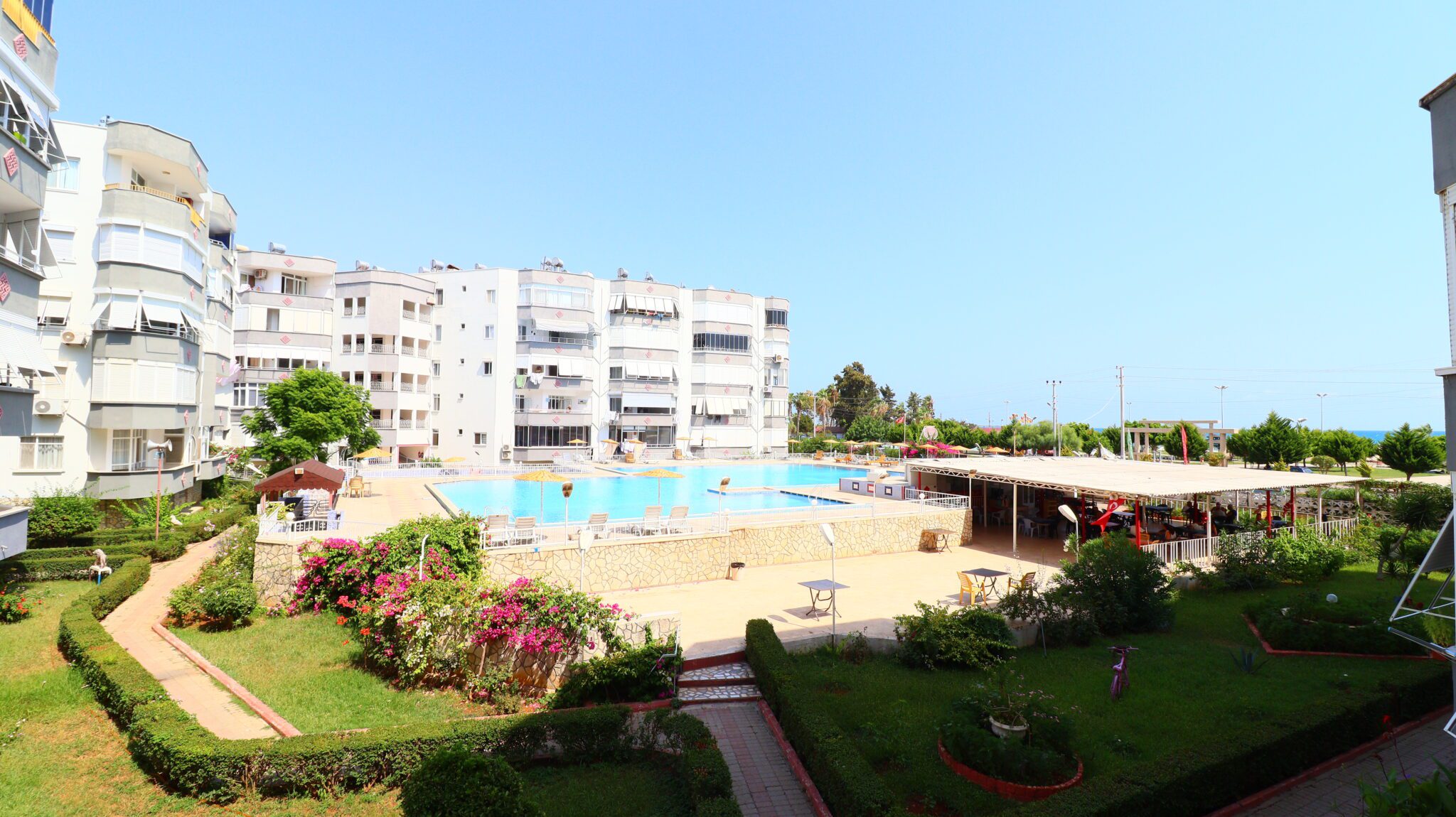 Mersin Erdemli Güzeldağ Sitesi Ön Blok Satılık 2+1 Köşe Daire