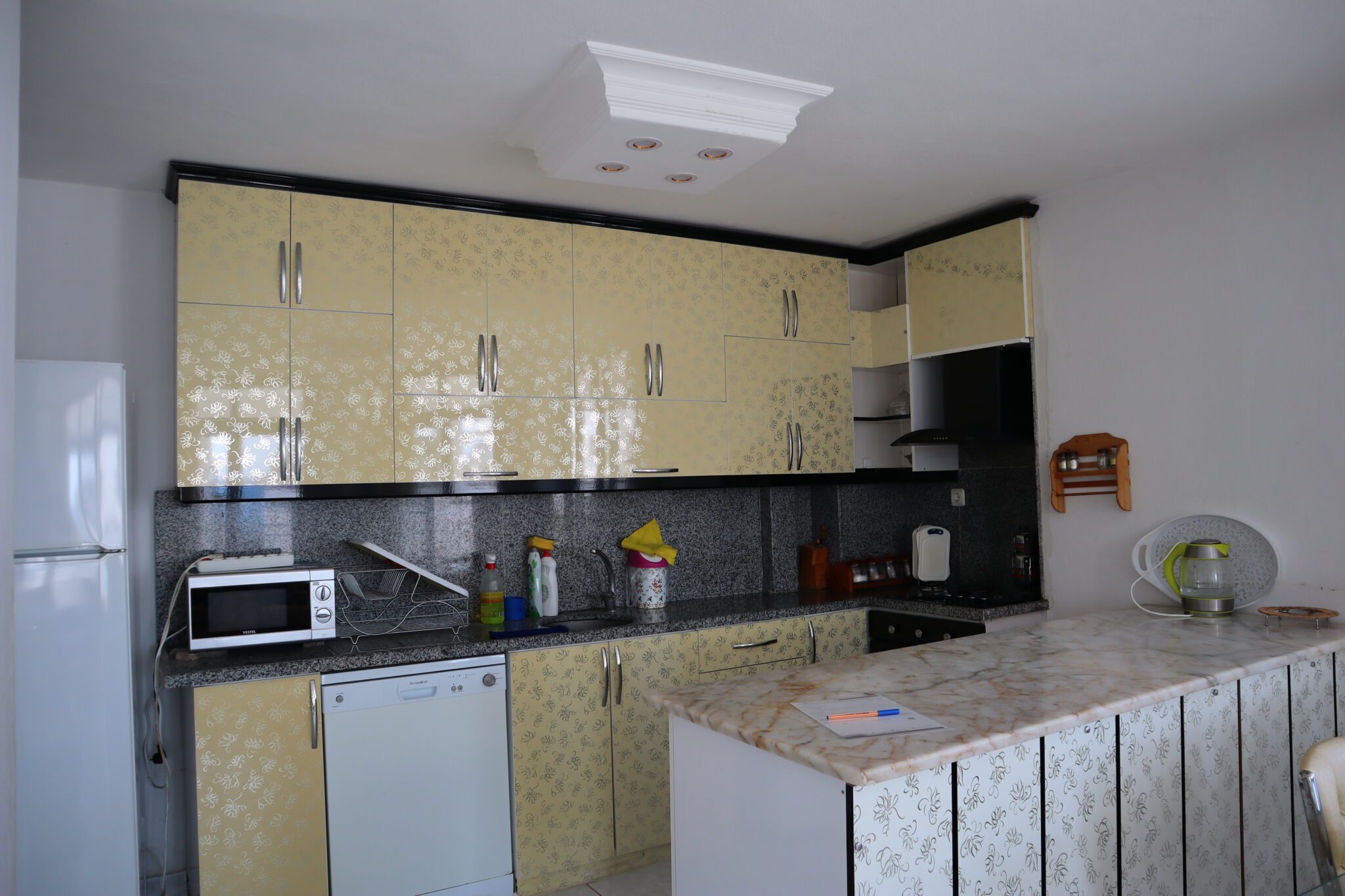 Mersin Erdemli Tömük Öner Tatil Sitesi 3+1 Eşyalı Satılık Köşe Daire