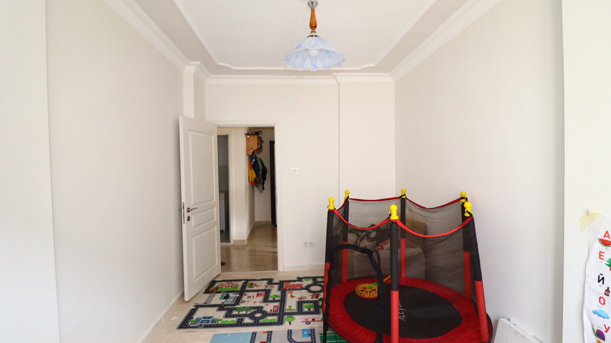Mersin Erdemli Merkez Mahallesi Close to the Sea 3+1 Apartment for Sale