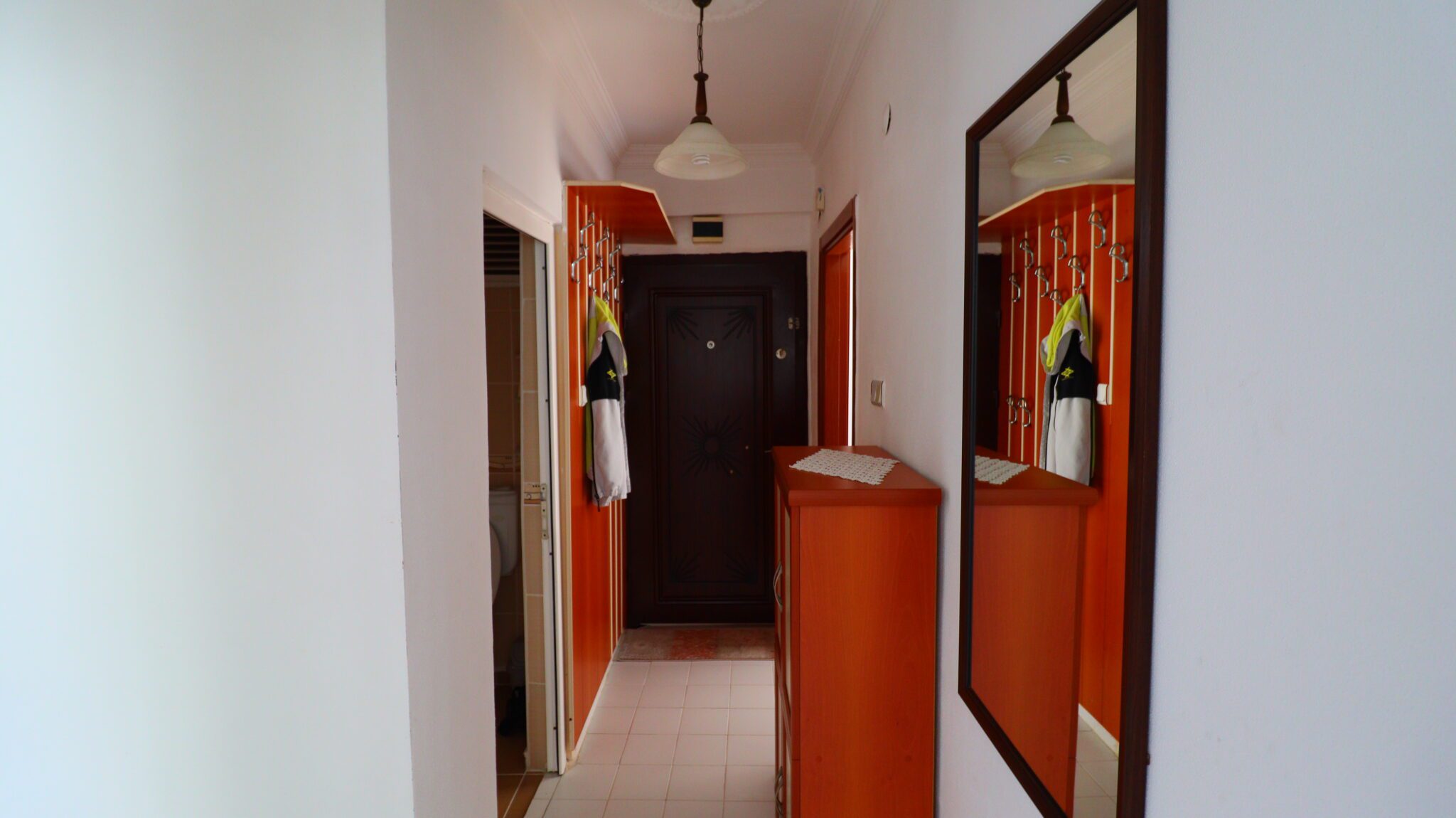 Mersin Erdemli Kocahasanlı Sahilde Eşyalı Satılık 3+1 Bakımlı Daire