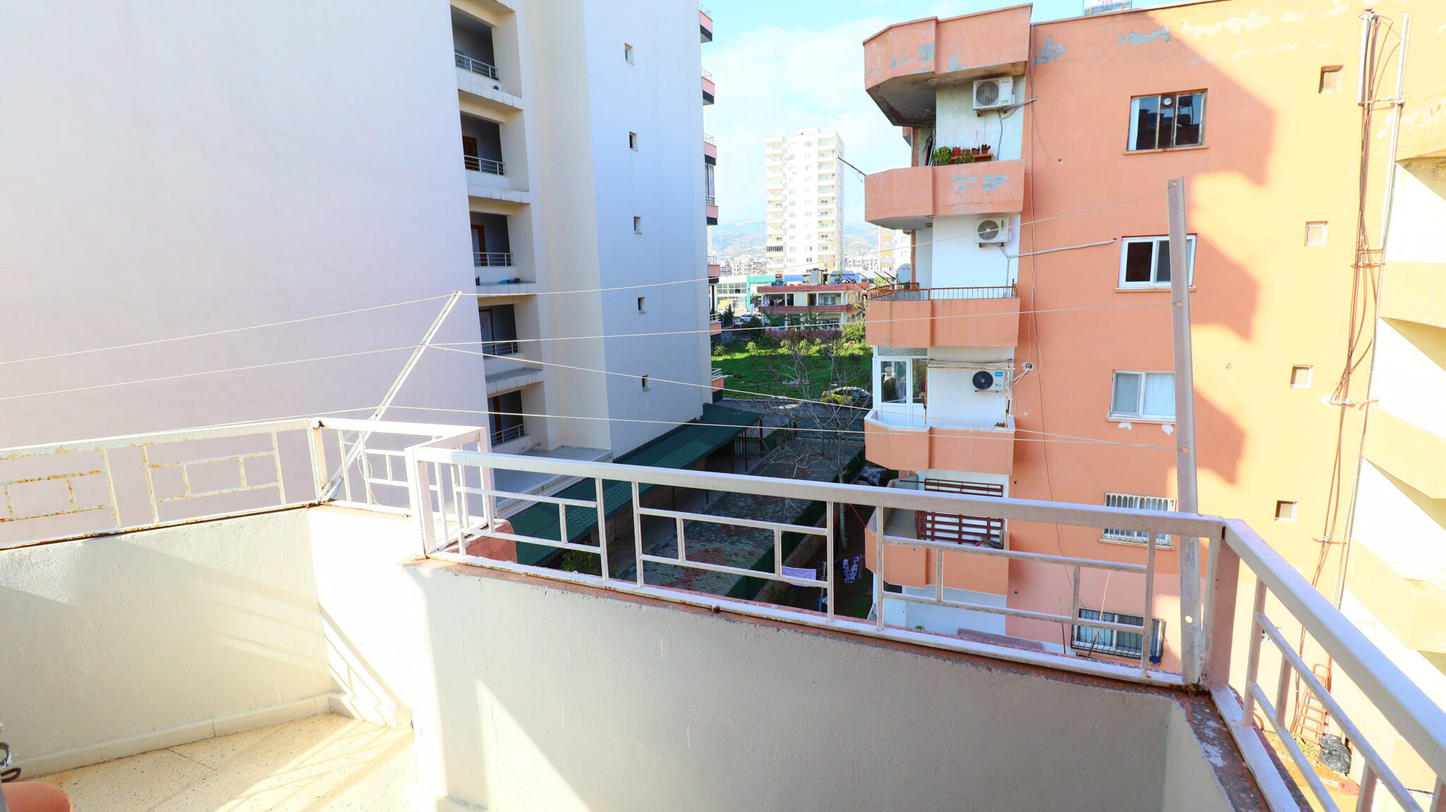 Mersin Erdemli Sahilde Satılık 1+1 Kelepir Fiyata Bakımlı Daire