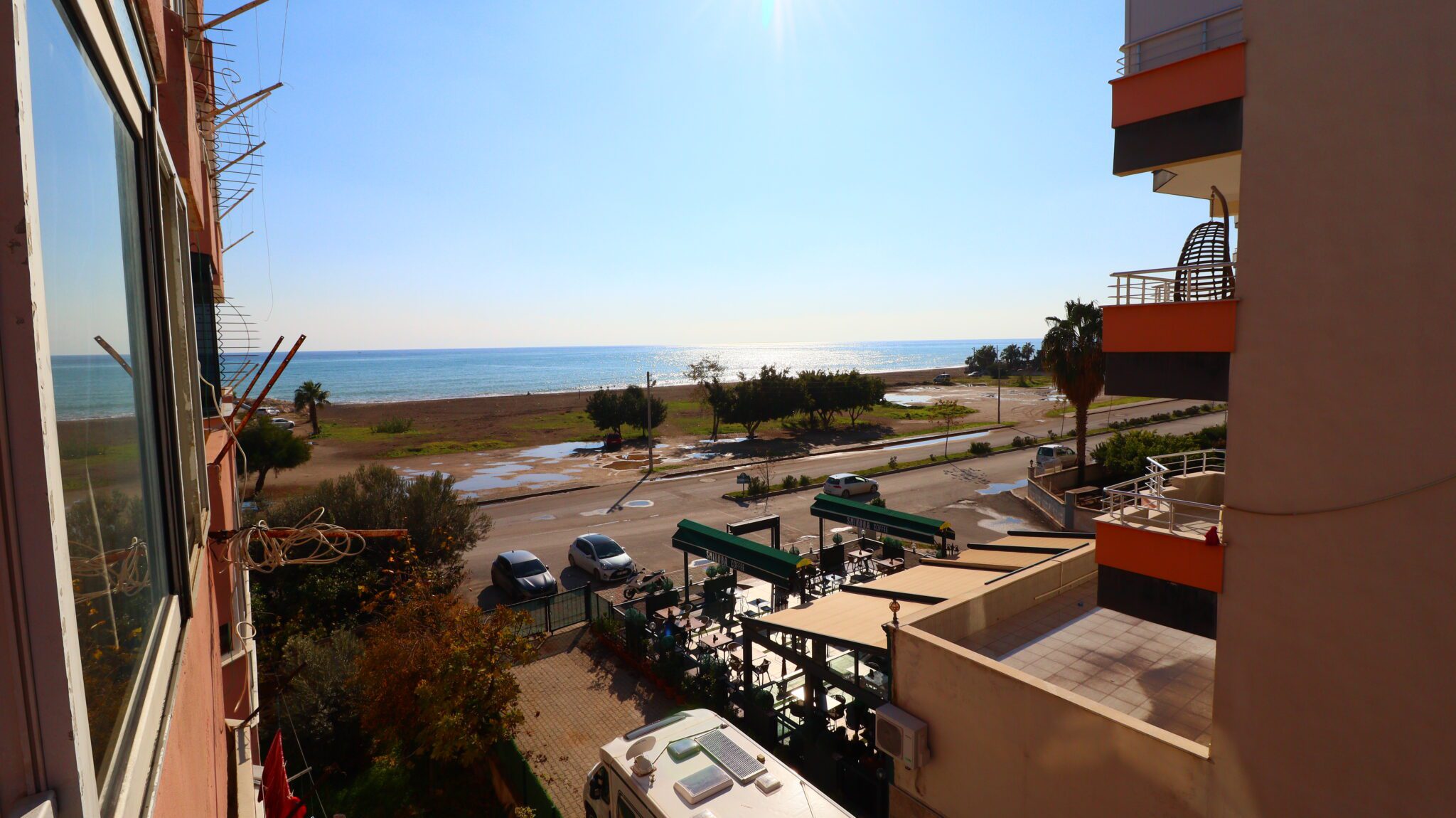 Mersin Erdemli Sahilde Satılık 1+1 Kelepir Fiyata Bakımlı Daire