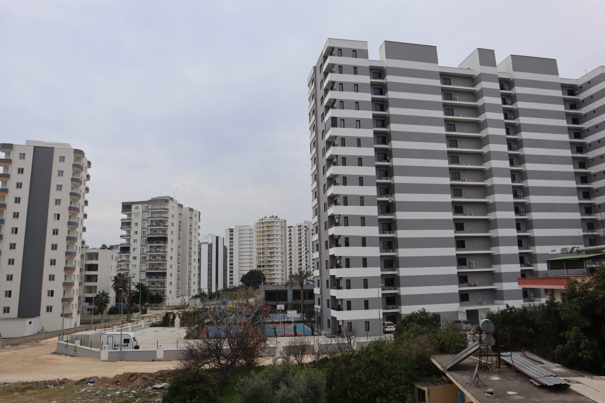 Erschwingliche 1+1-Wohnung zum Verkauf in Mersin Erdemli Arpaçbahşiş